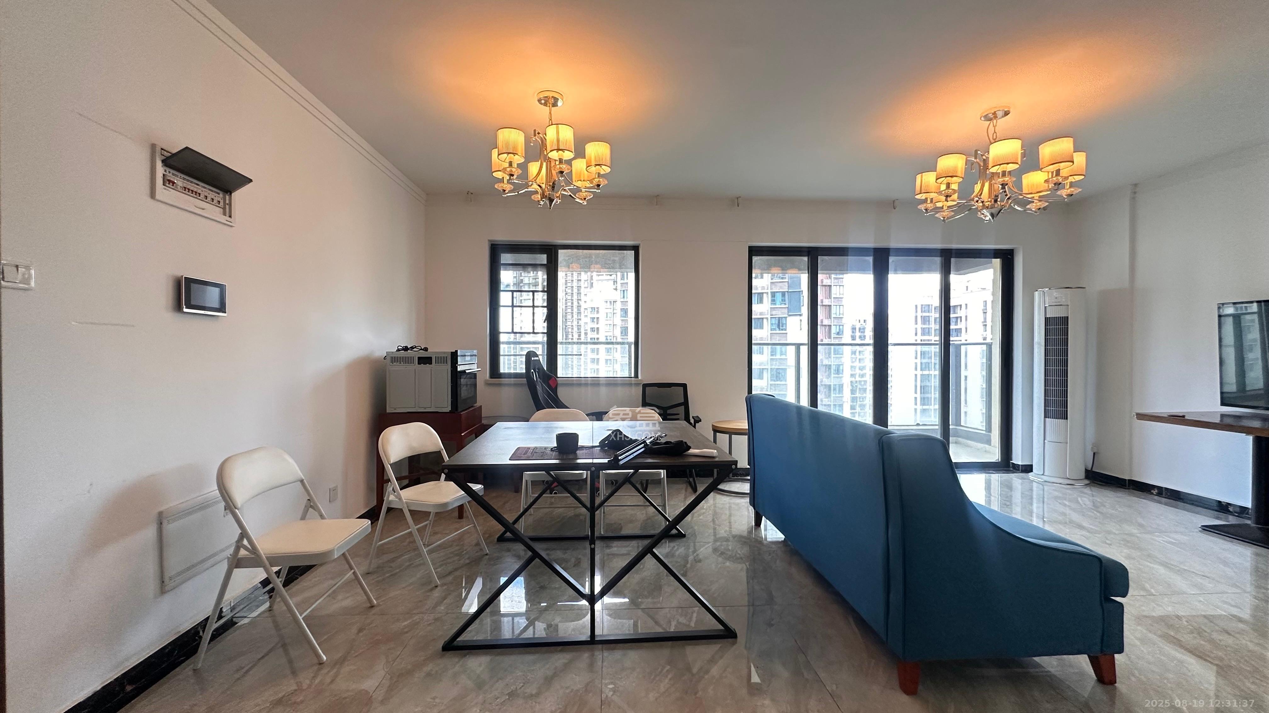 万润滨江天著  4室2厅2卫    2600.0元/月 万润滨江天著  4室2厅2卫    2600.0元/月