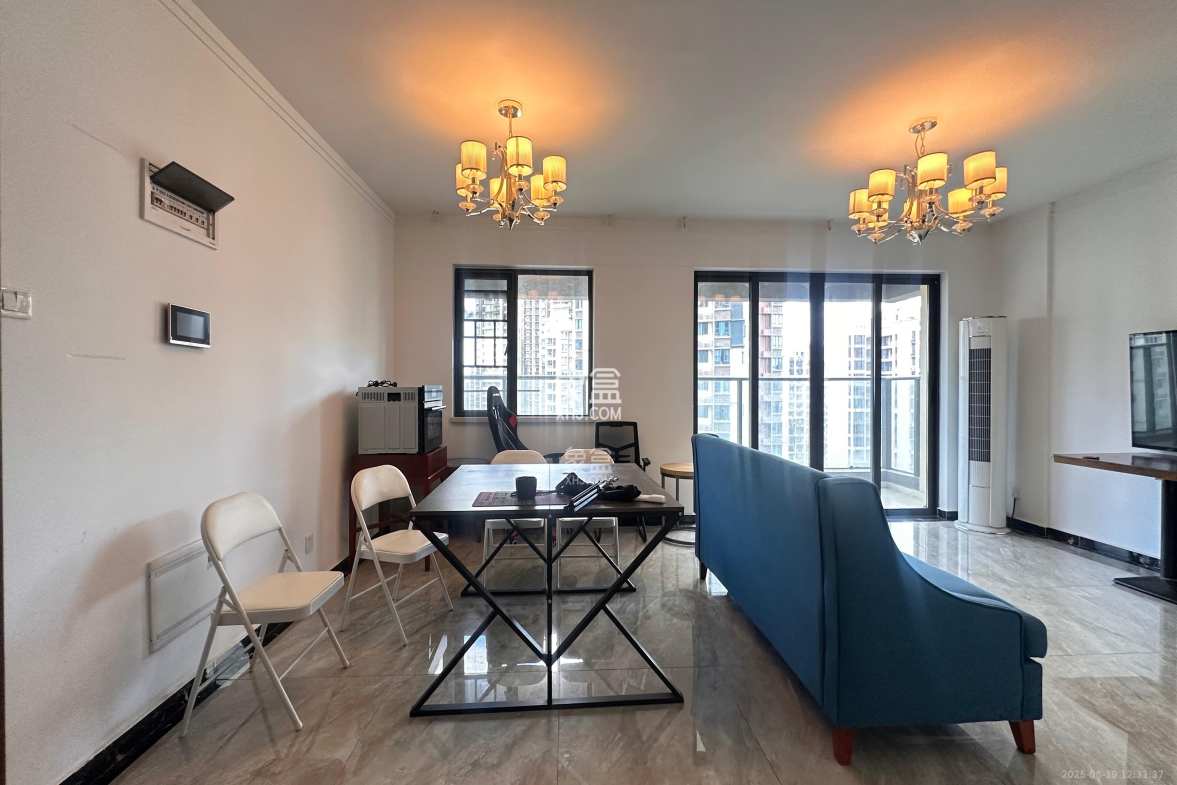 万润滨江天著 4室2厅2卫 2600.0元/月 万润滨江天著 4室2厅2卫 2600.0元/月室内图