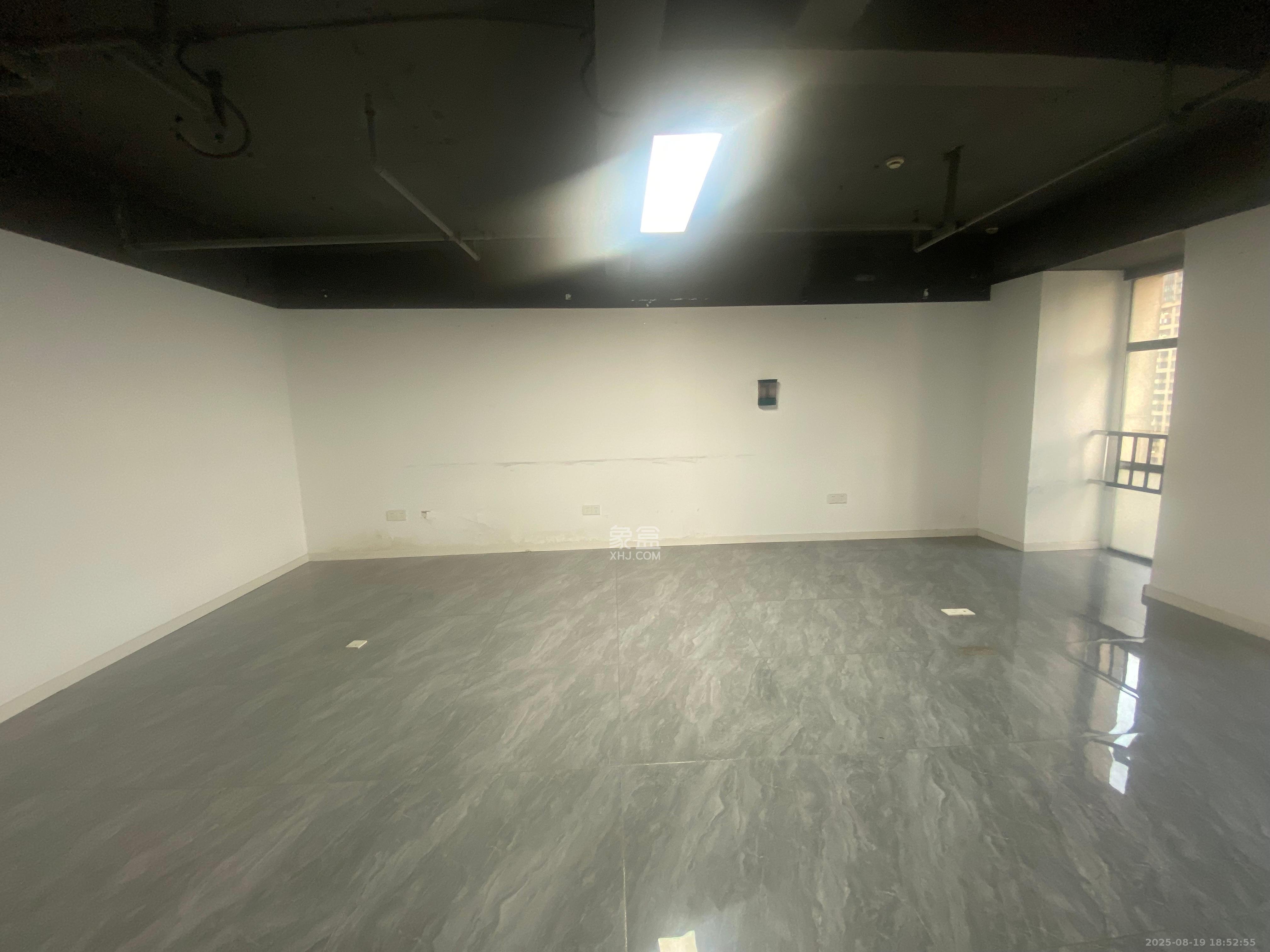 蓝湾国际广场  1室0厅0卫    9000.0元/月室内图