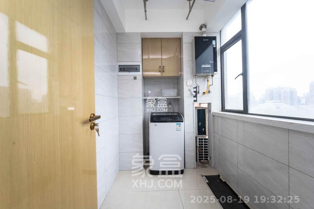 锦湘国际星城三期(锦绣苑) 2室1厅1卫 2300.0元/月 锦湘国际星城三期(锦绣苑) 2室1厅1卫 2300.0元/月室内图