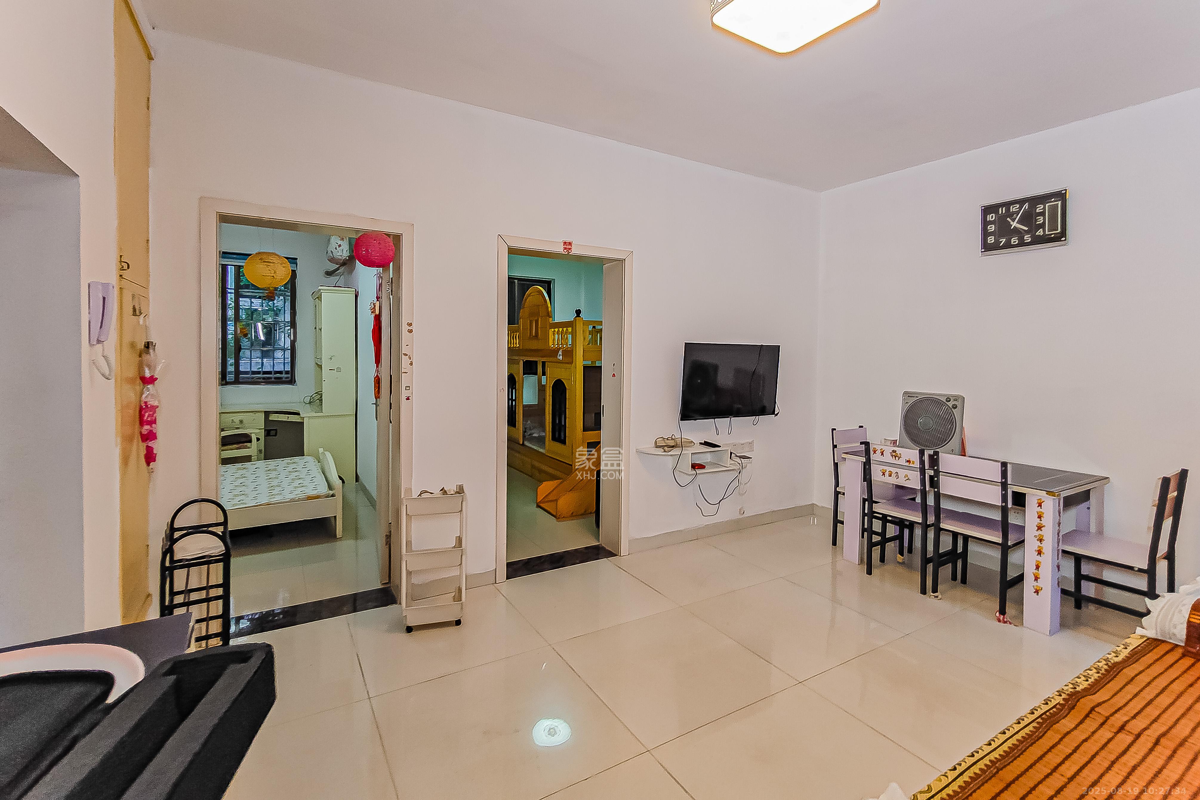 省水院宿舍  2室2厅1卫    69.8万 省水院宿舍  2室2厅1卫    69.8万客厅