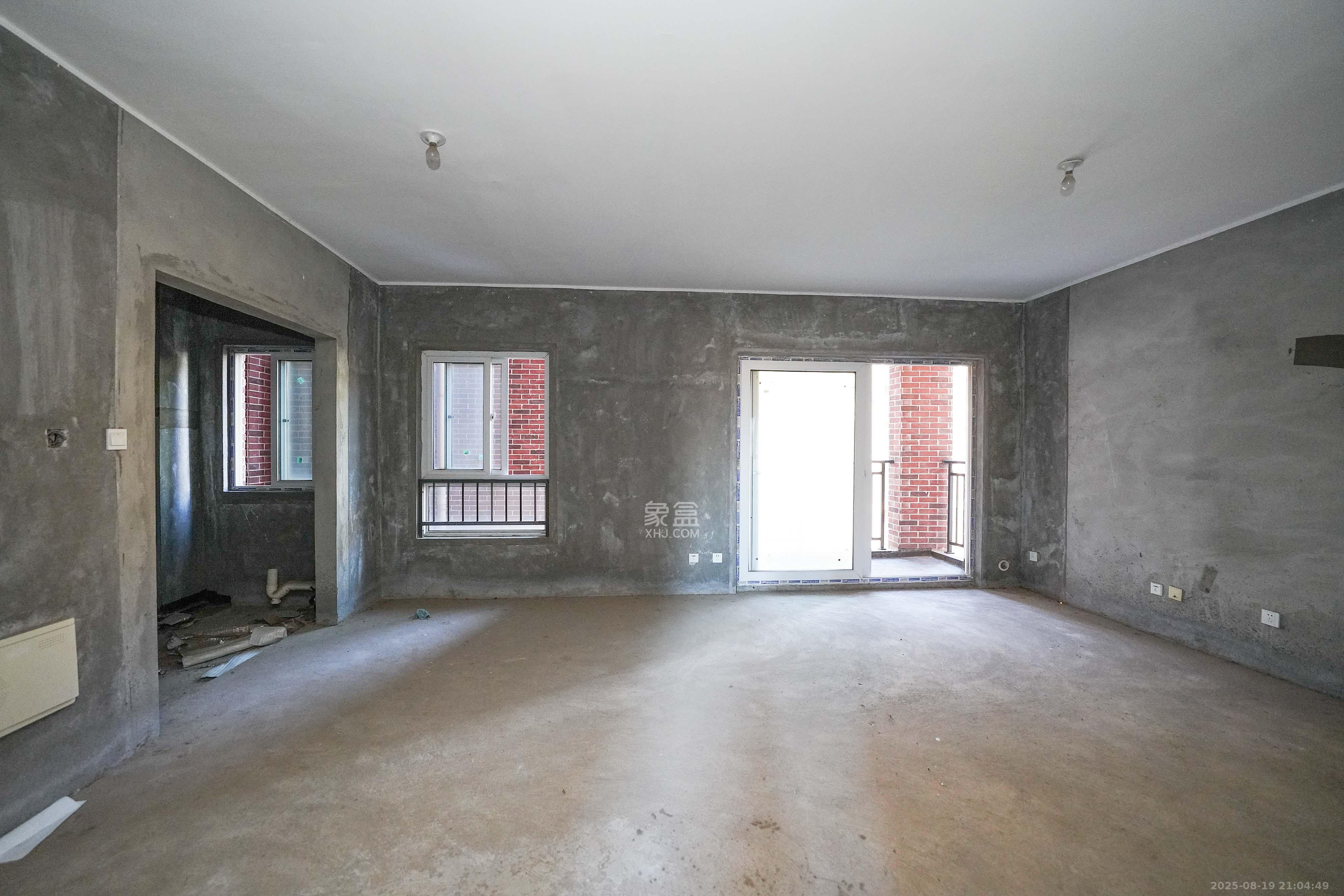 哈佛小镇（五矿哈佛小镇）  3室2厅2卫    65.0万客厅