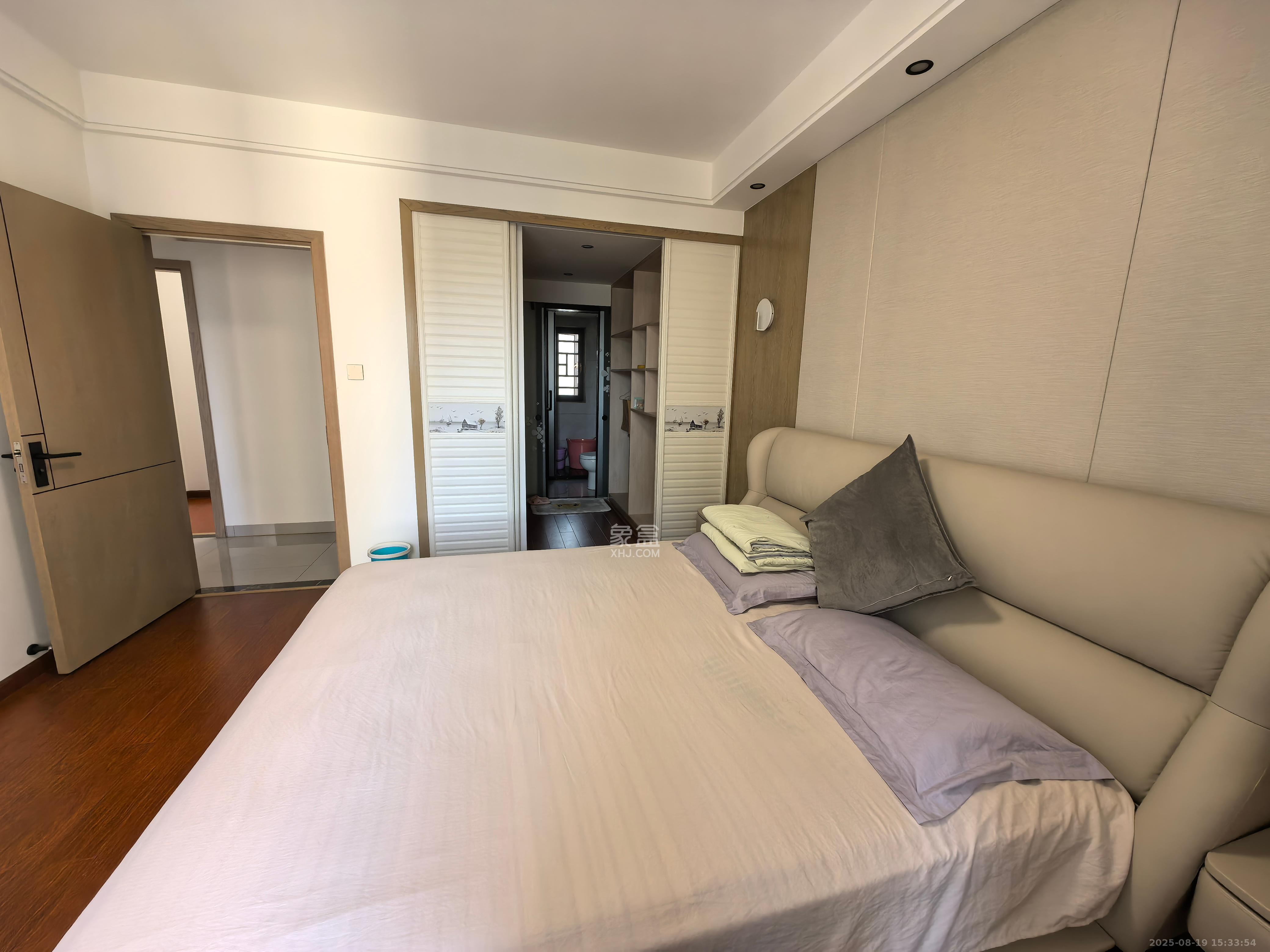 钱隆世家  3室2厅2卫    3400.0元/月 钱隆世家  3室2厅2卫    3400.0元/月室内图