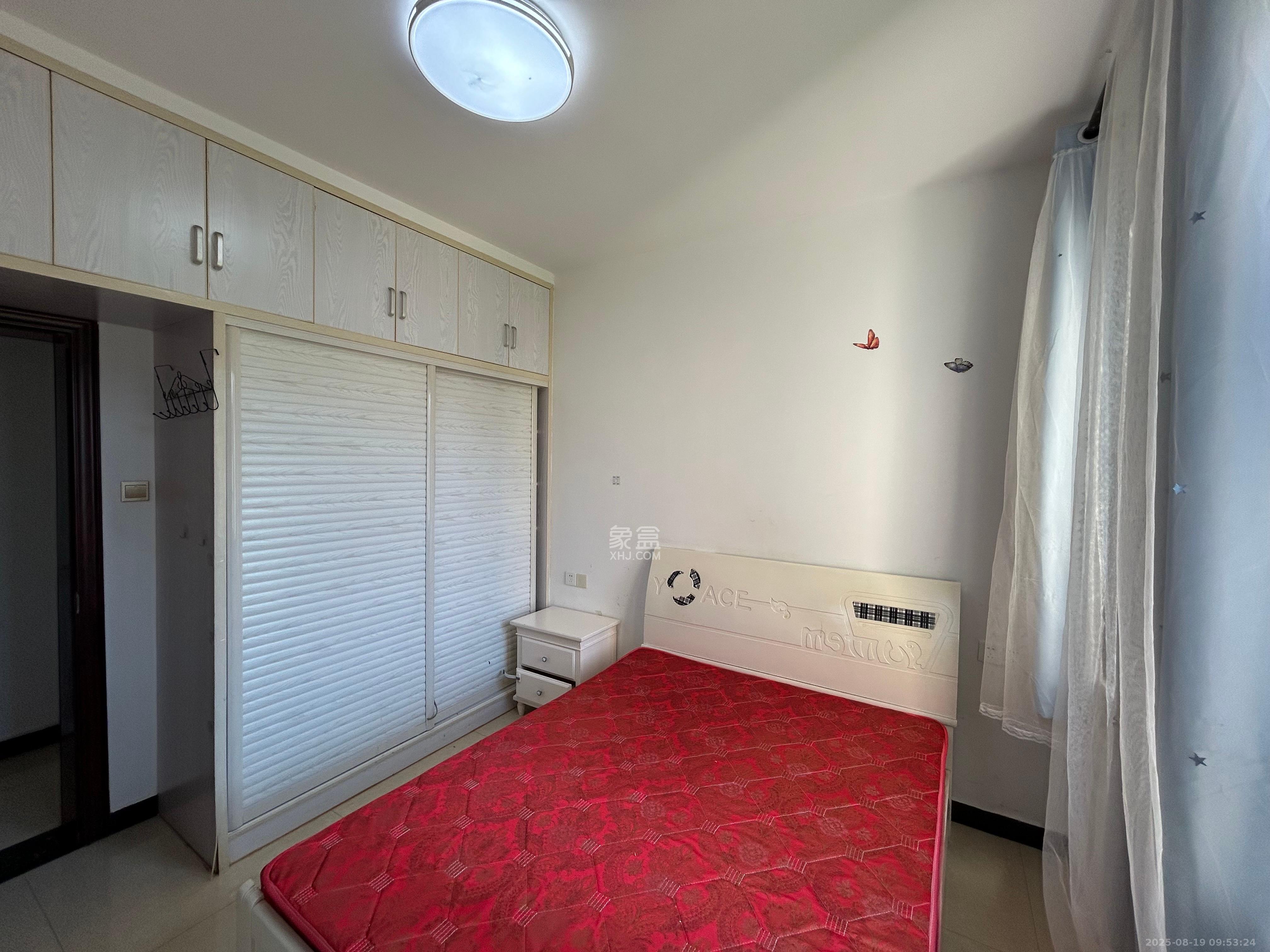 月亮湾草莓街区一、二期  3室2厅1卫    1800.0元/月 月亮湾草莓街区一、二期  3室2厅1卫    1800.0元/月室内图