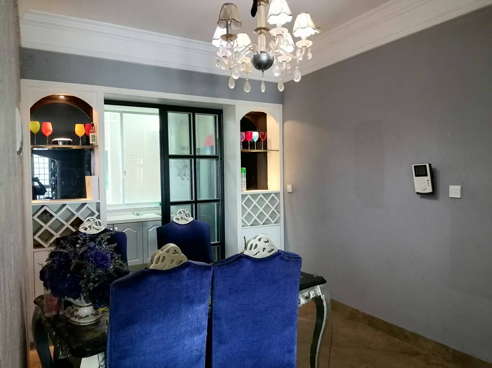 明兴花苑 3室2厅2卫 2400.0元/月 明兴花苑 3室2厅2卫 2400.0元/月室内图