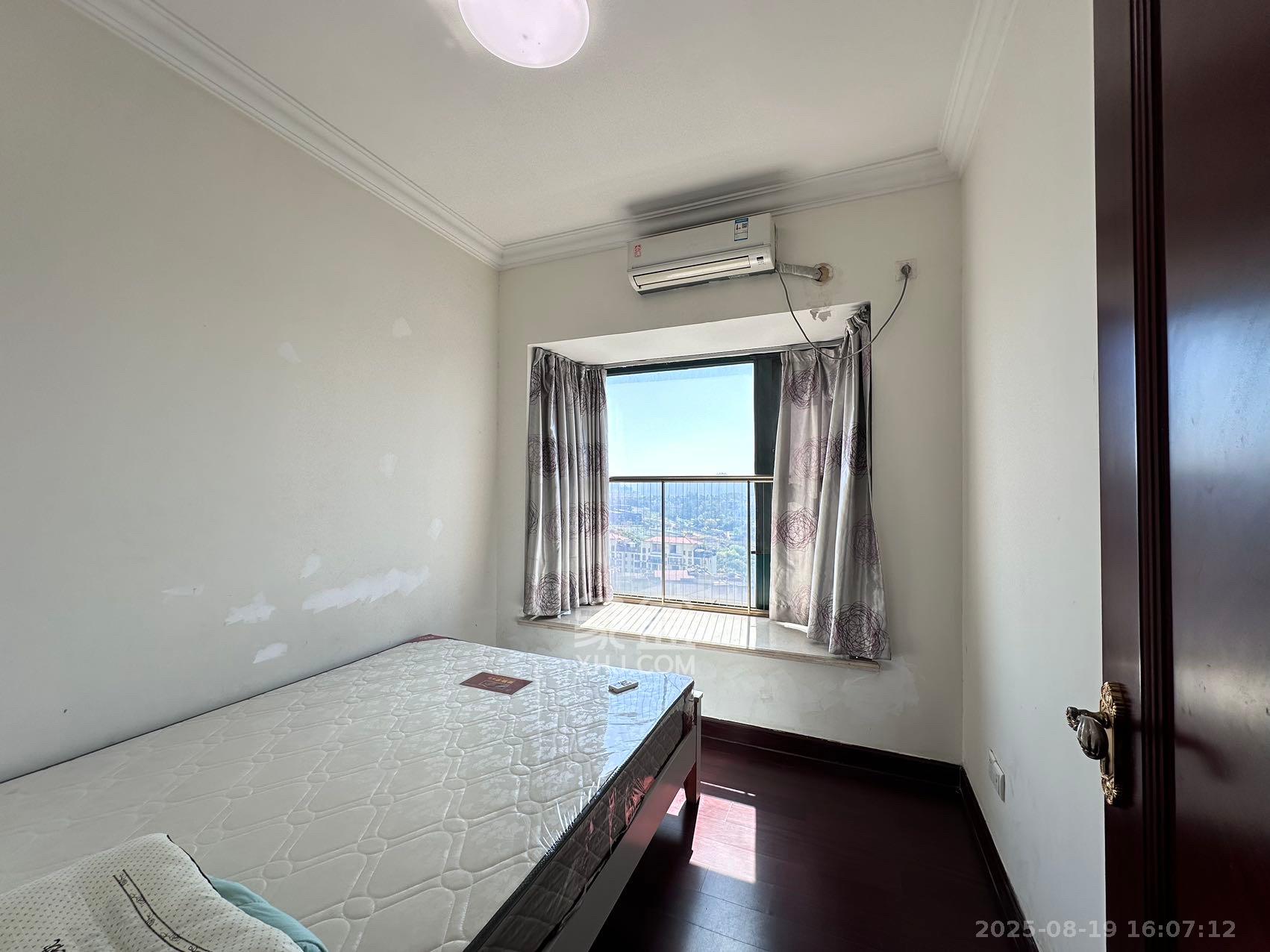 恒大雅苑 3室2厅1卫 2000.0元/月 恒大雅苑 3室2厅1卫 2000.0元/月室内图