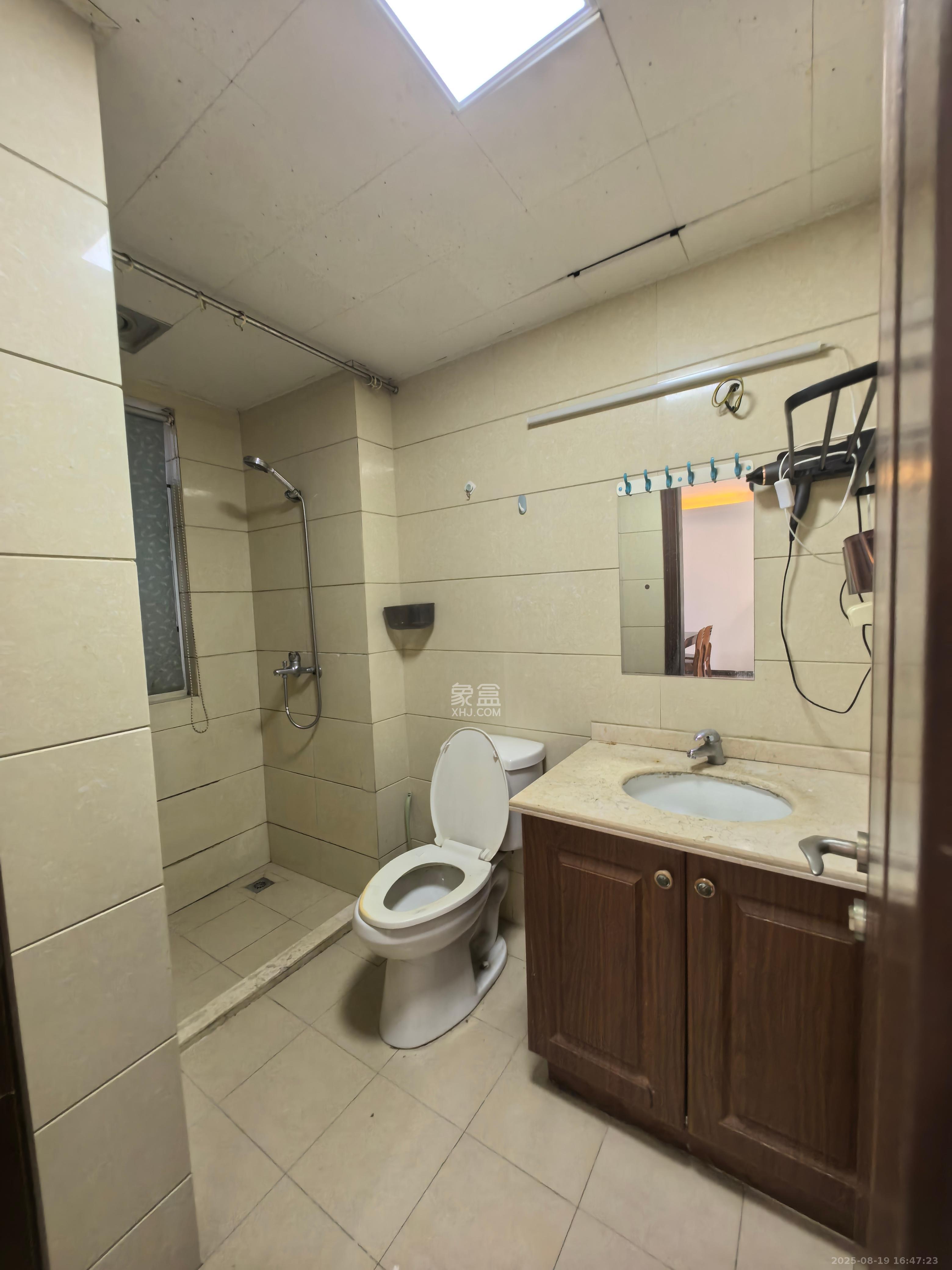 郡原居里 2室2厅1卫 1580.0元/月 郡原居里 2室2厅1卫 1580.0元/月室内图