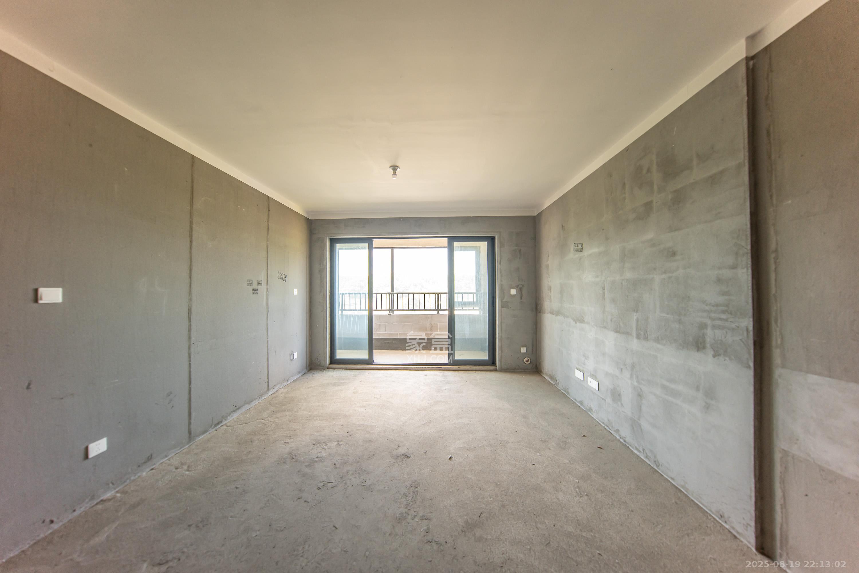 金茂长沙国际社区  3室2厅2卫    106.8万 金茂长沙国际社区  3室2厅2卫    106.8万客厅