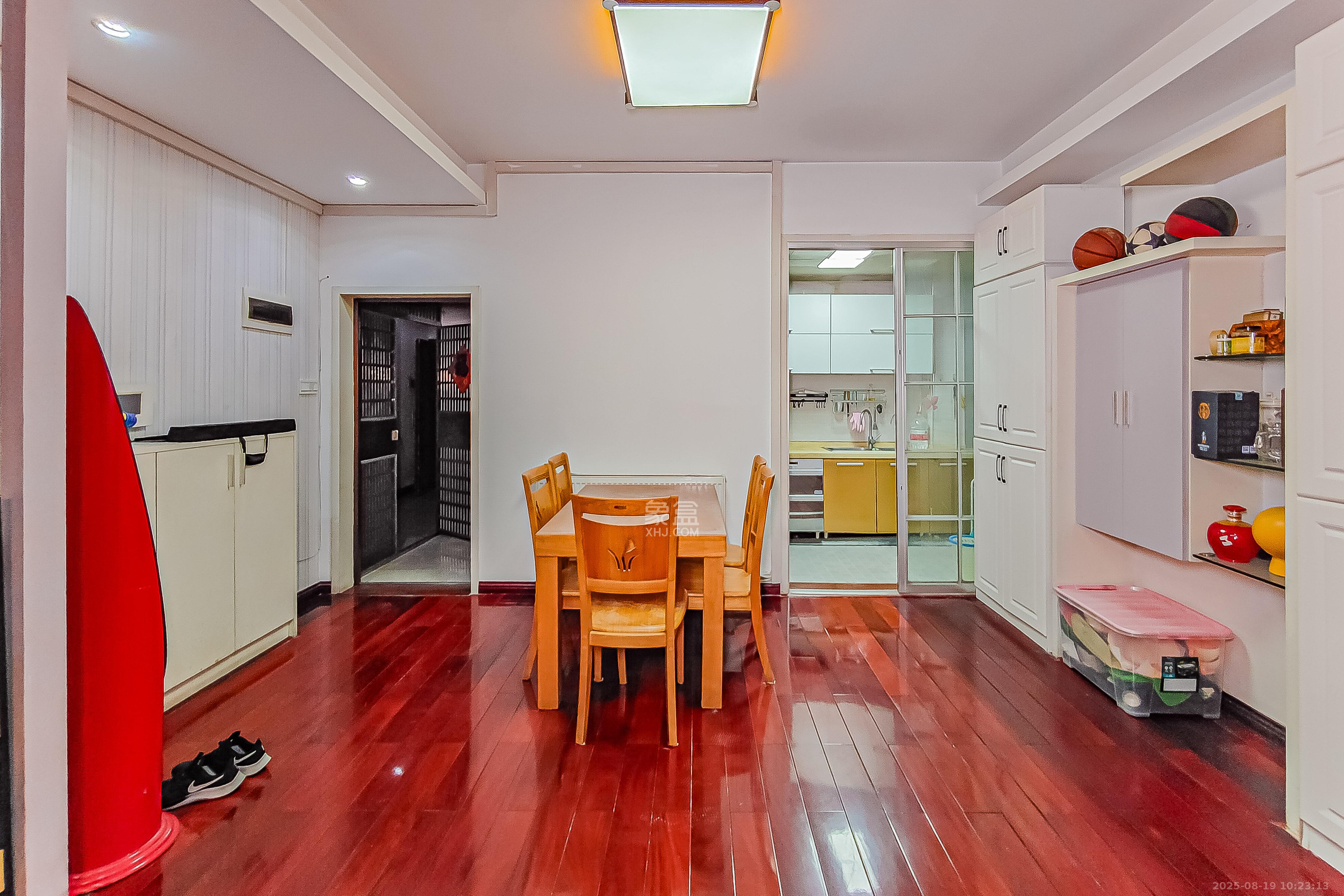 书院观邸 3室2厅2卫 139.0万 书院观邸 3室2厅2卫 139.0万客厅