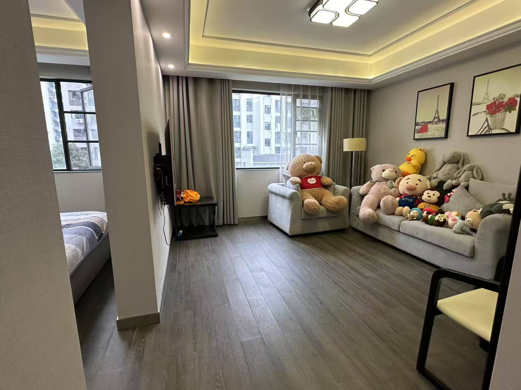 东岳新外滩  4室2厅2卫   3000.00元/月室内图