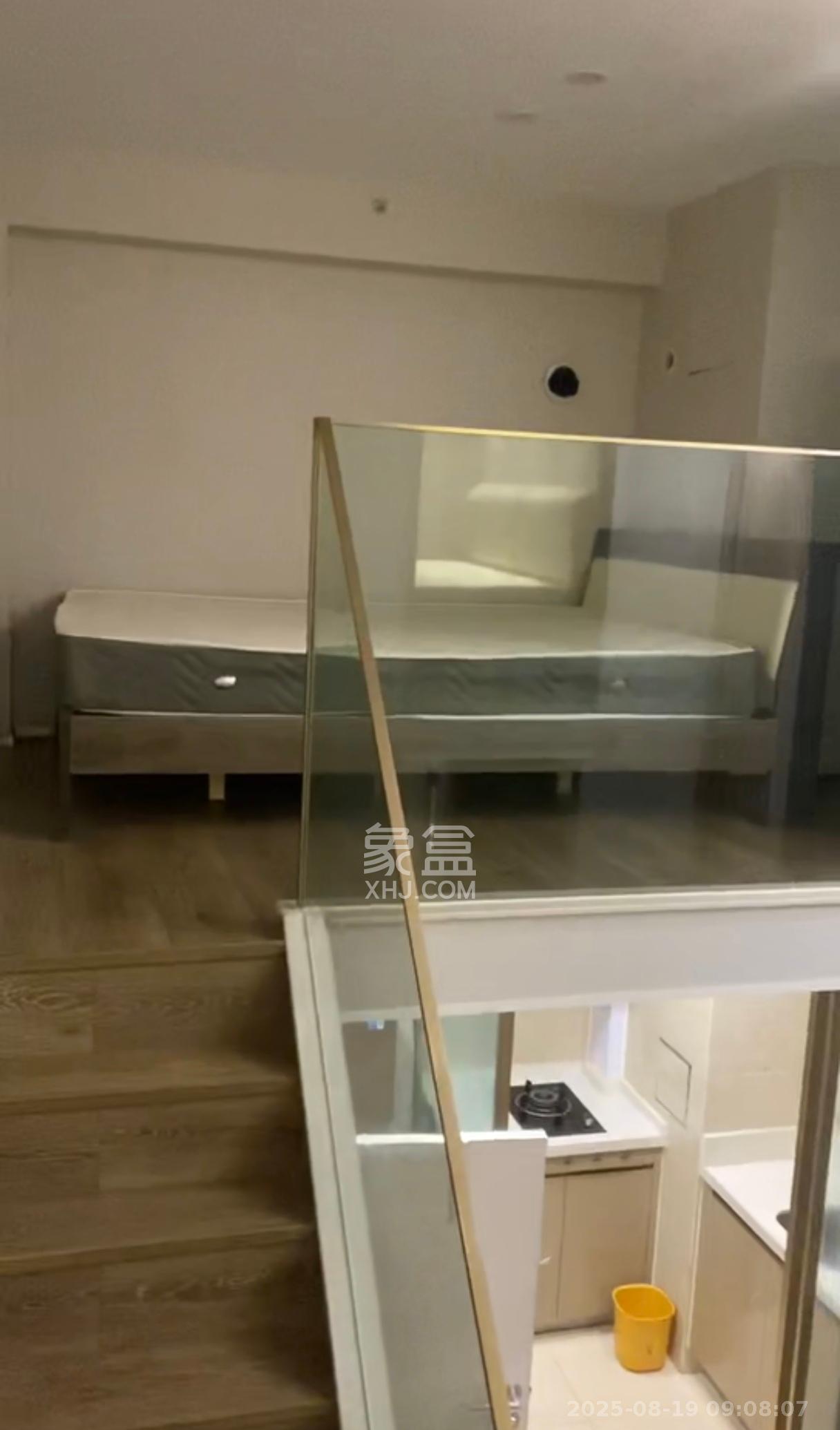 华远海蓝郡  3室2厅1卫    1800.0元/月室内图