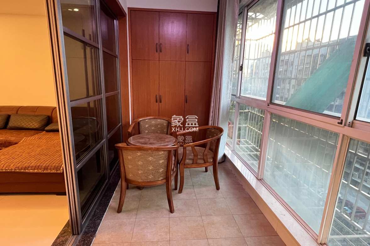 盛湘家园  3室2厅2卫    2200.0元/月 盛湘家园  3室2厅2卫    2200.0元/月室内图