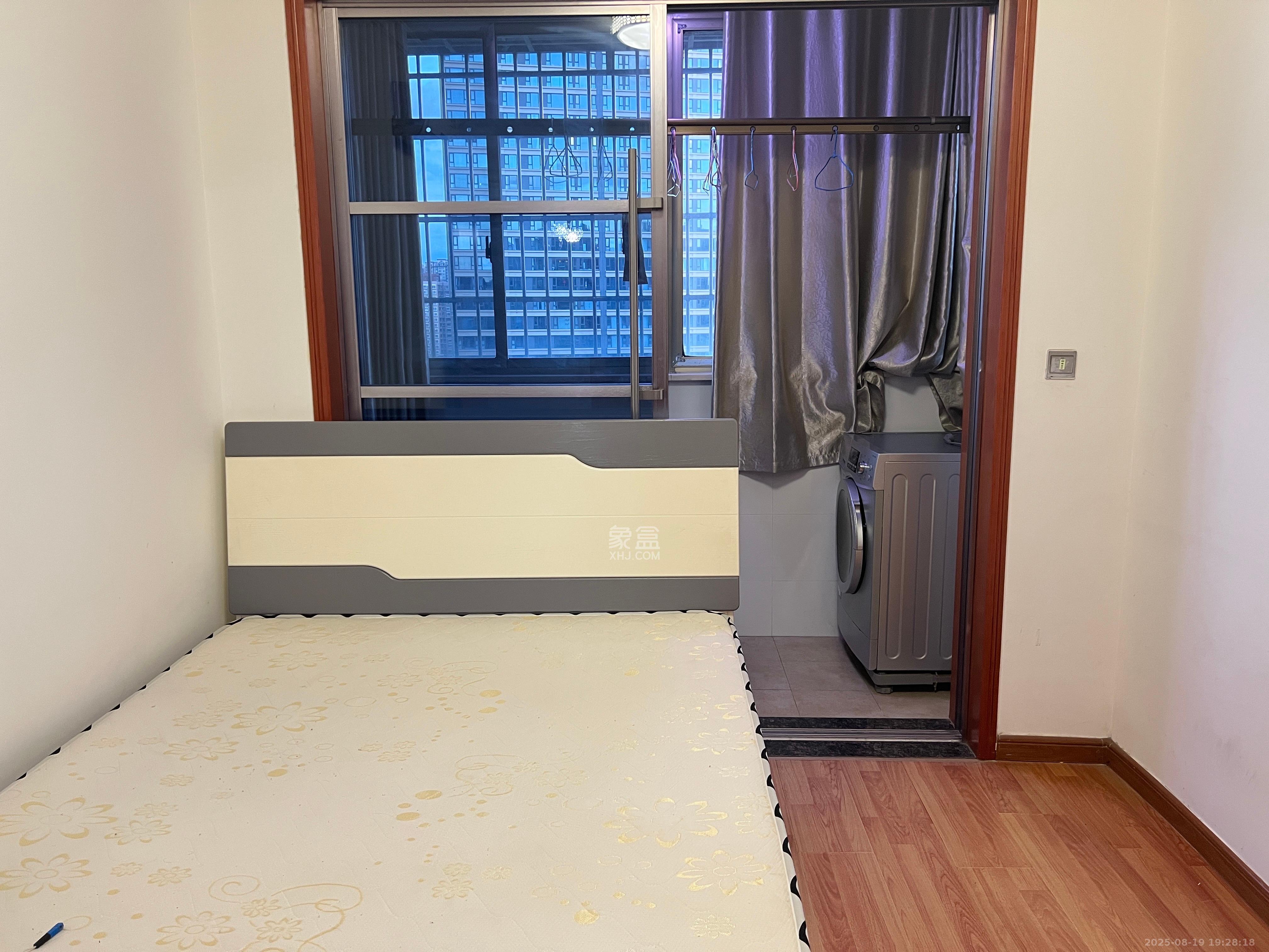 盛湘家园  3室2厅2卫   2200.00元/月室内图