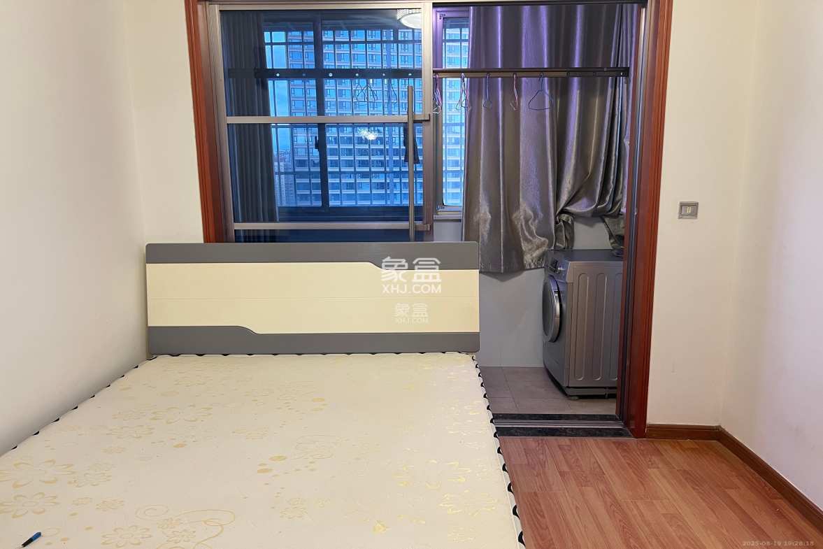 盛湘家园  3室2厅2卫    2200.0元/月 盛湘家园  3室2厅2卫    2200.0元/月室内图