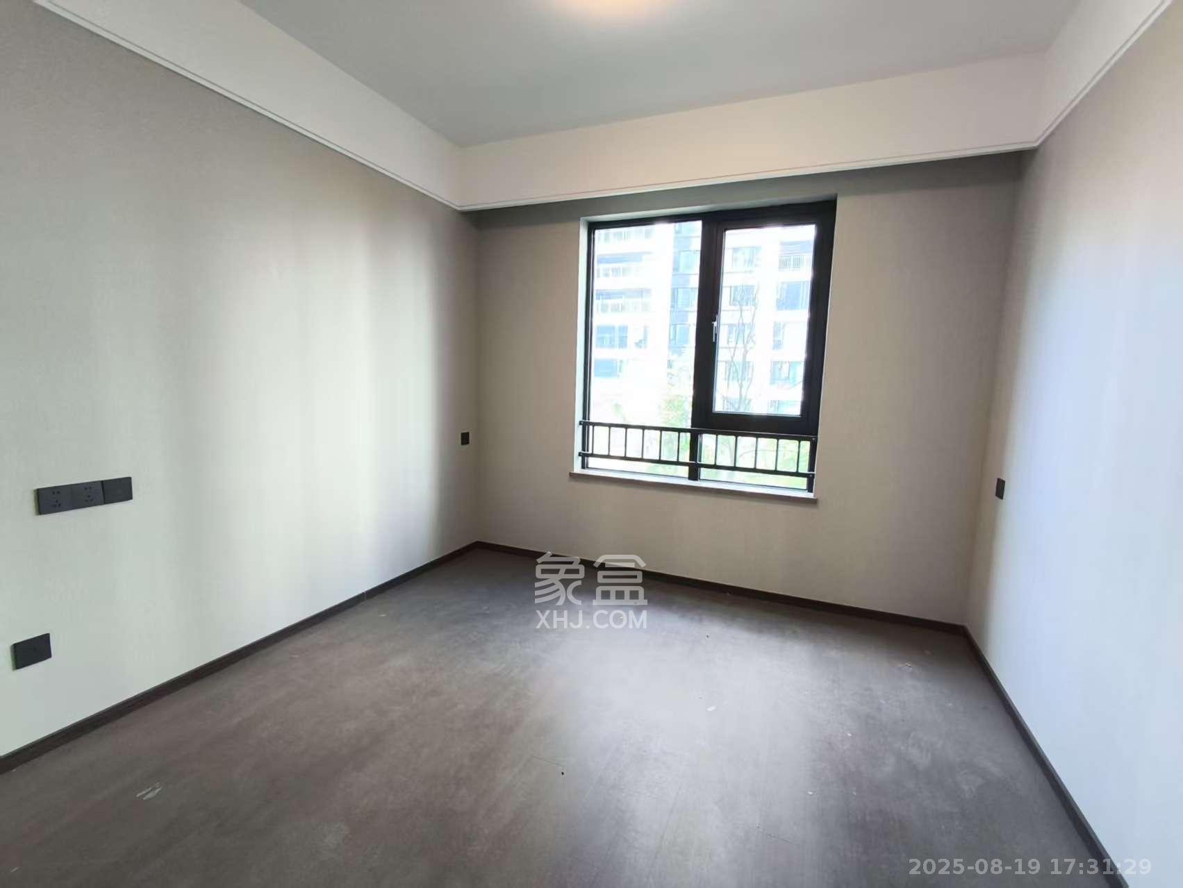 龙湖天璞  4室2厅3卫    4800.0元/月室内图