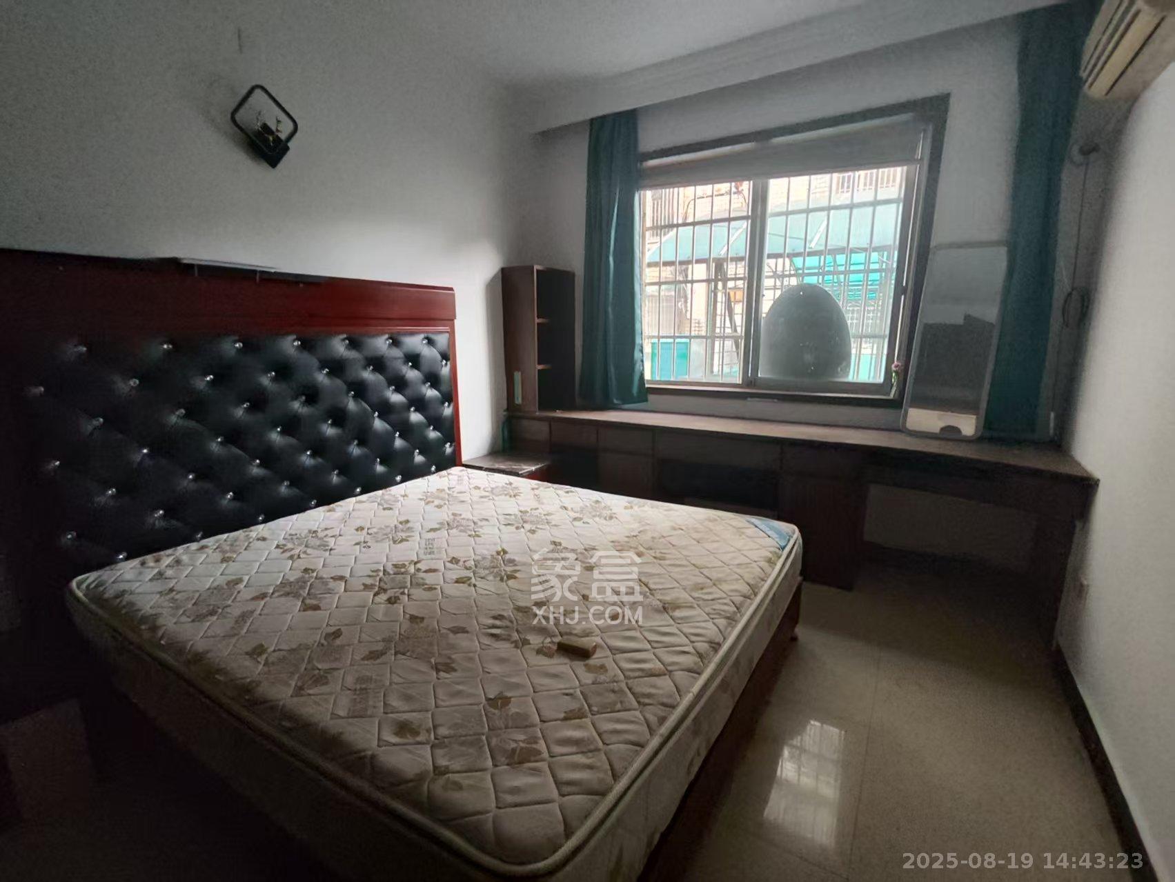 天韵家园  3室2厅1卫    2100.0元/月室内图