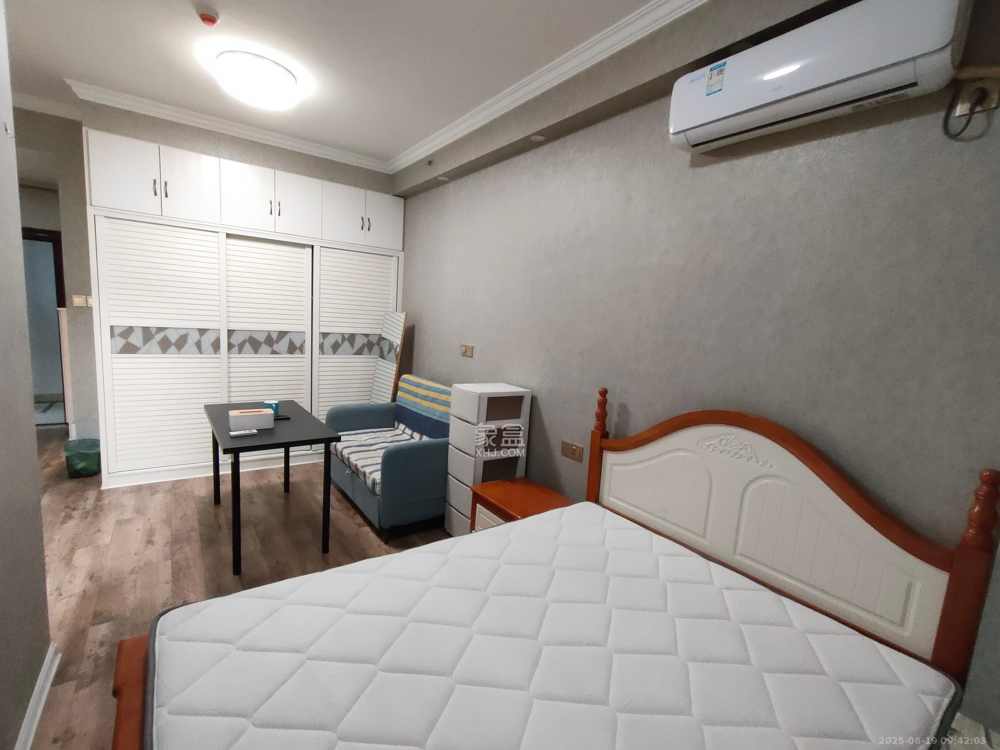 第六都(陆都小区)  1室0厅0卫    1800.0元/月 第六都(陆都小区)  1室0厅0卫    1800.0元/月室内图