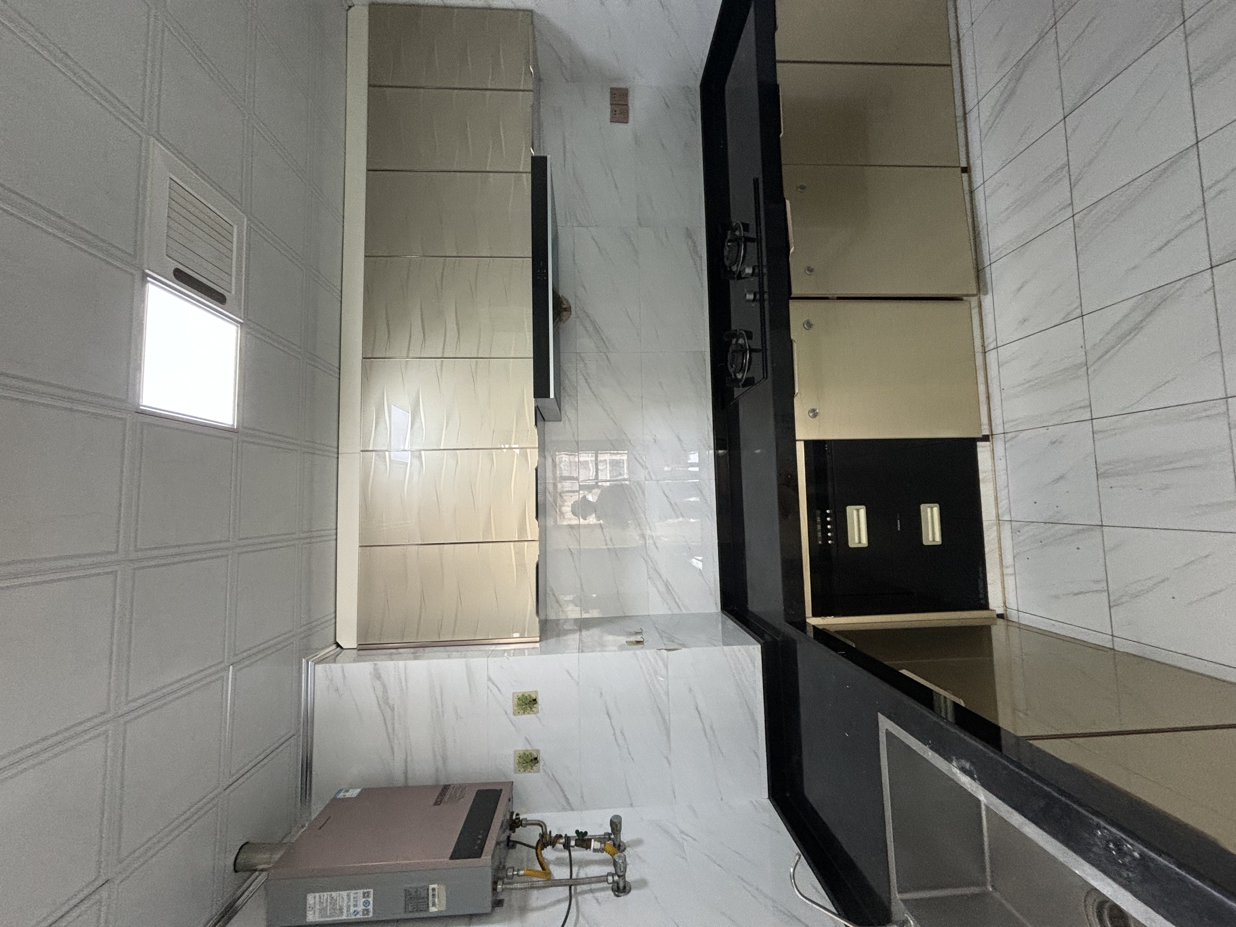 丘海警苑小区 4室2厅2卫 3000.0元/月 丘海警苑小区 4室2厅2卫 3000.0元/月室内图