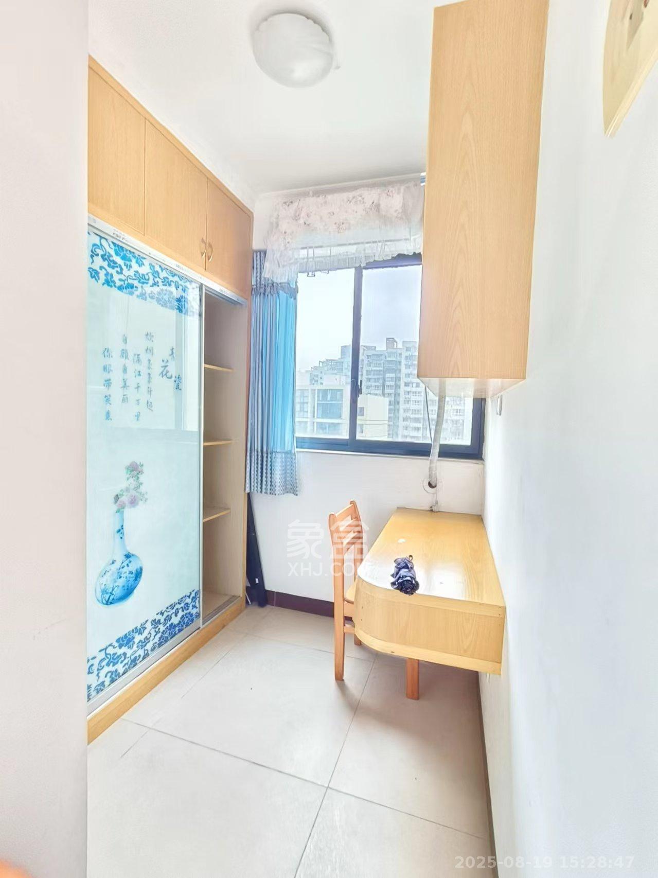 瑞都豪庭  3室2厅1卫   2200.00元/月室内图