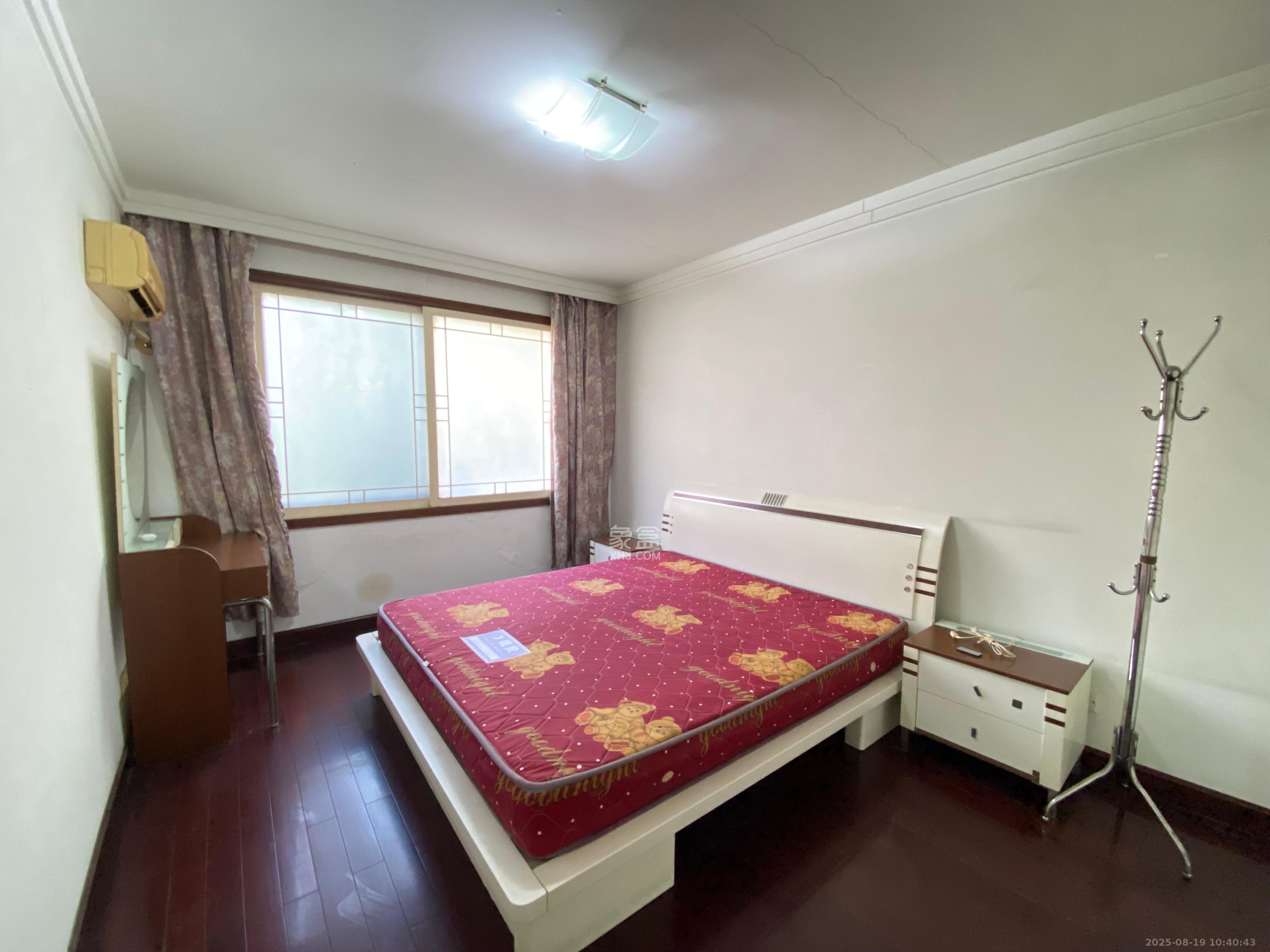 体育局宿舍  3室2厅1卫    3000.0元/月室内图