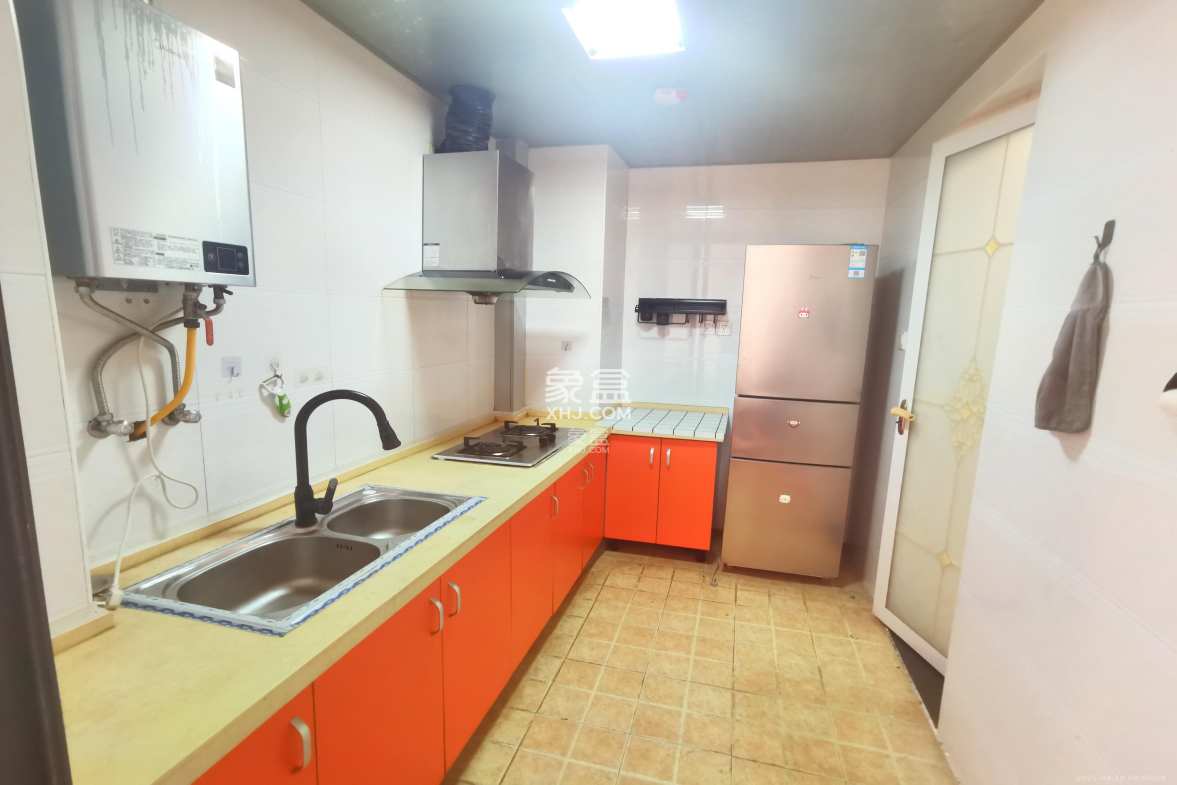 三一街区  3室2厅1卫    1600.0元/月 三一街区  3室2厅1卫    1600.0元/月室内图