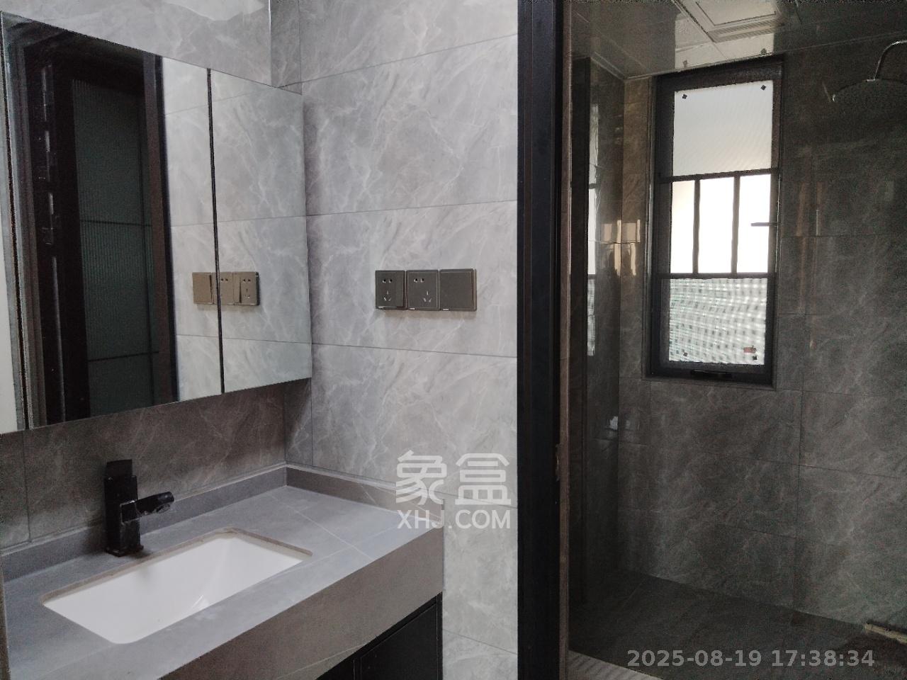 澳海月亮湾 3室2厅1卫 1900.0元/月 澳海月亮湾 3室2厅1卫 1900.0元/月室内图