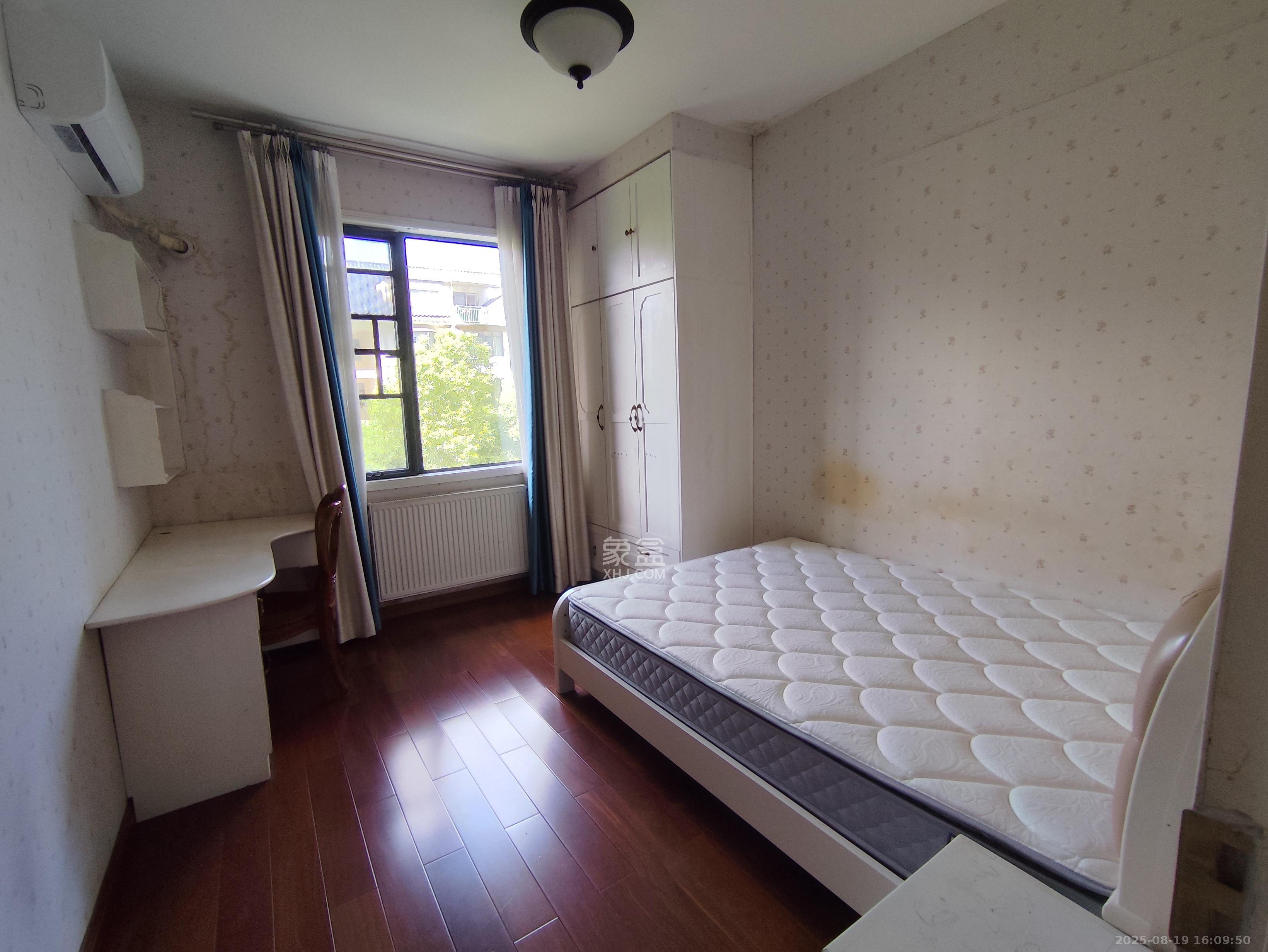 八方小区D区 4室2厅2卫 4800.0元/月 八方小区D区 4室2厅2卫 4800.0元/月室内图