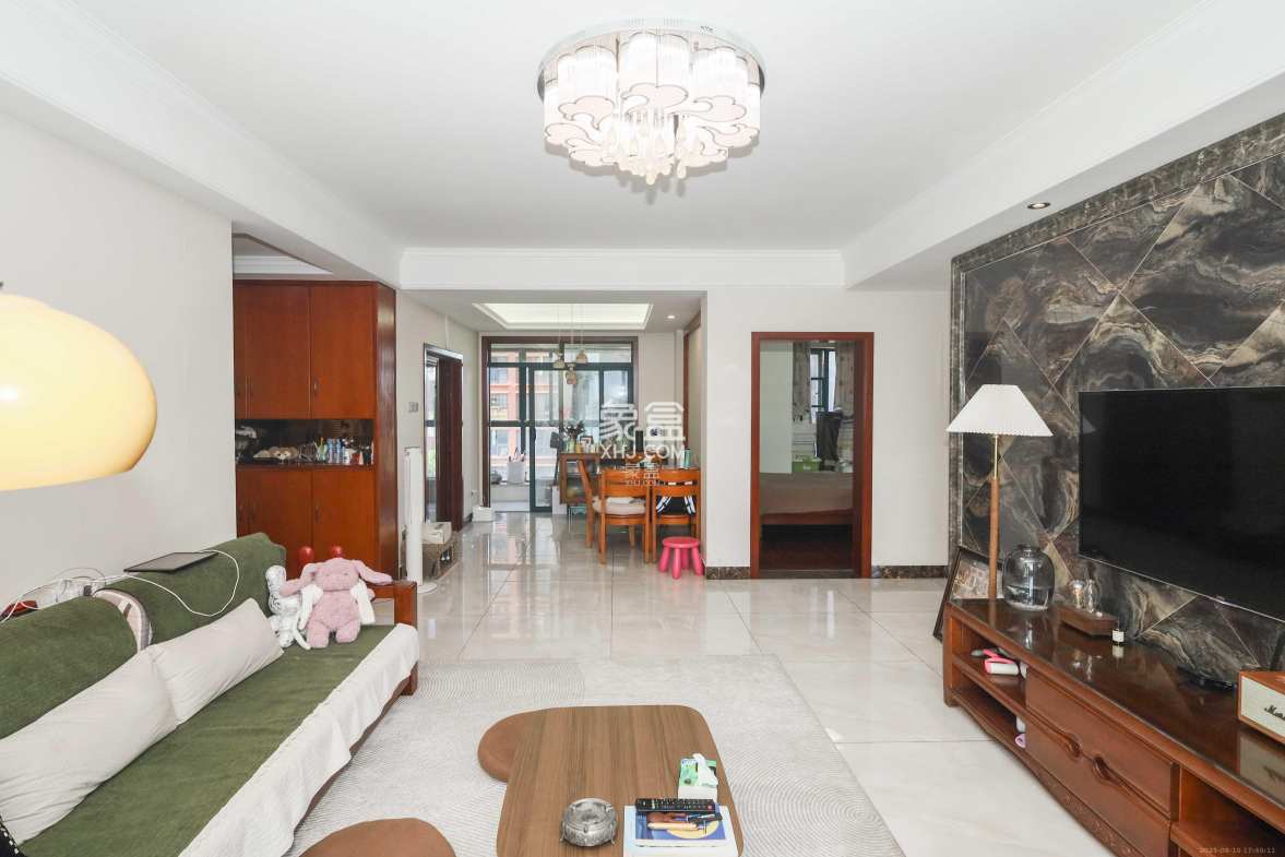 桔洲新苑(桔洲印象) 3室2厅1卫 79.8万 桔洲新苑(桔洲印象) 3室2厅1卫 79.8万客厅