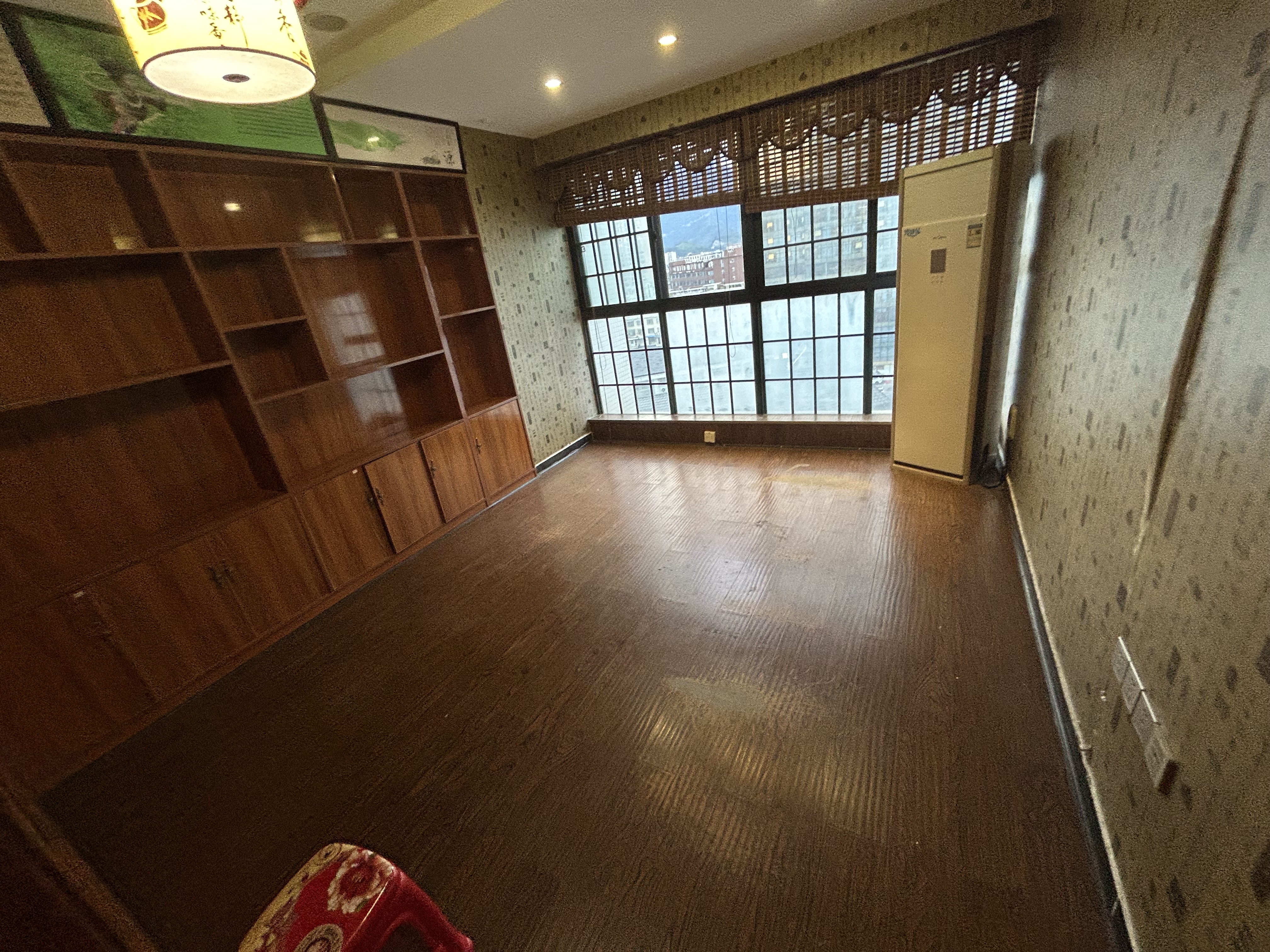 逸臣广场 2室2厅1卫 1500.0元/月 逸臣广场 2室2厅1卫 1500.0元/月室内图