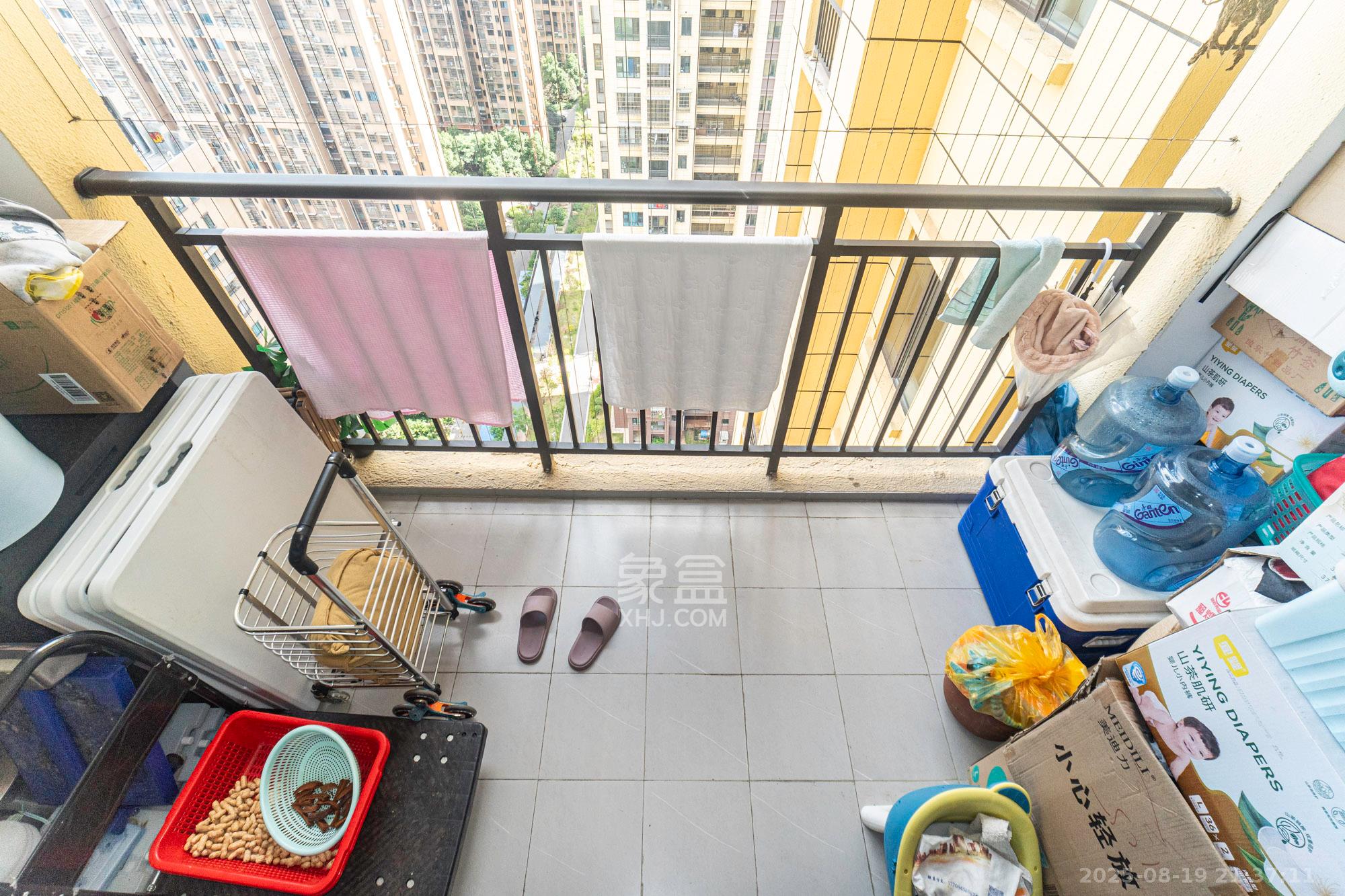 星城春晓 3室2厅1卫 90.0万 星城春晓 3室2厅1卫 90.0万阳台