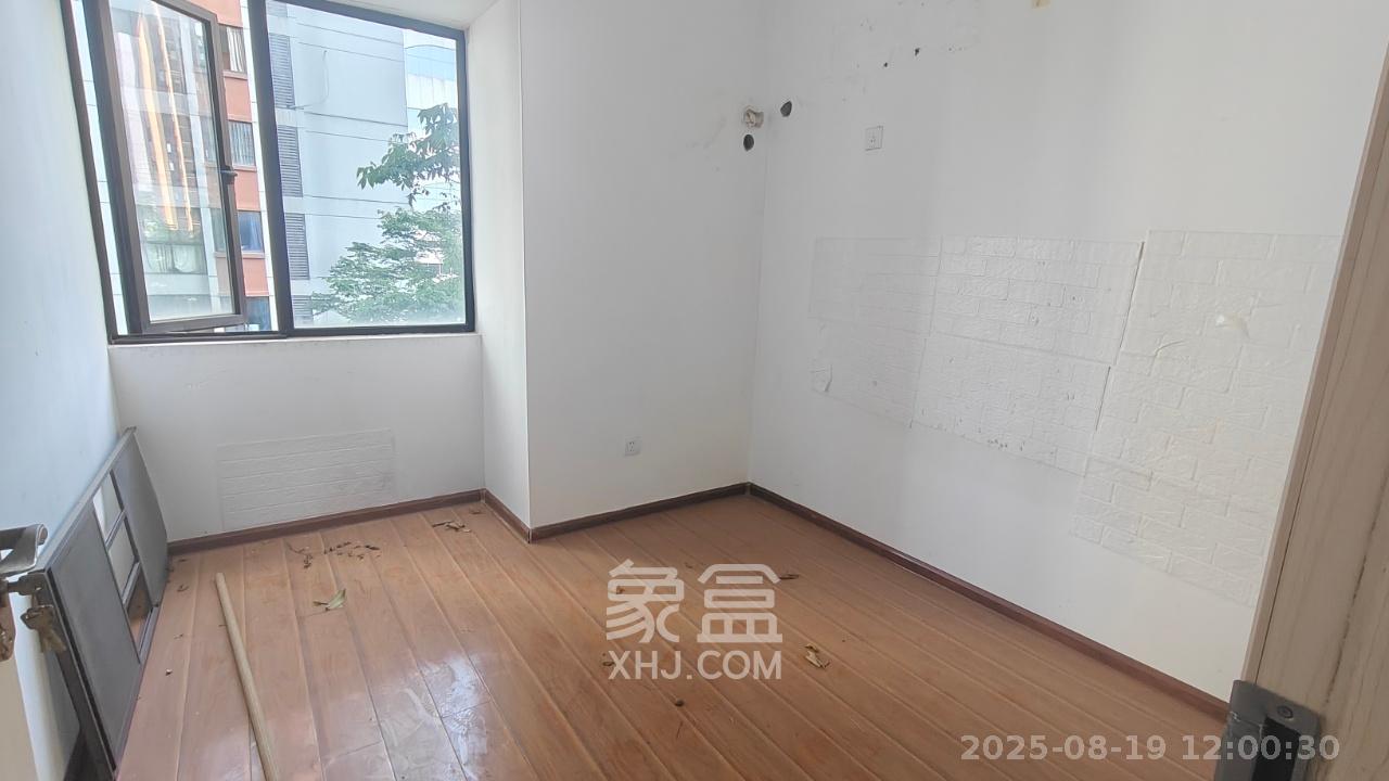 今时艺苑  4室2厅1卫   2000.00元/月室内图