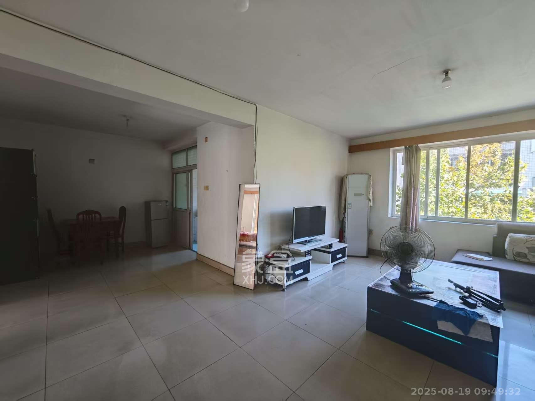 怡景民居 2室2厅1卫 1600.0元/月 怡景民居 2室2厅1卫 1600.0元/月室内图