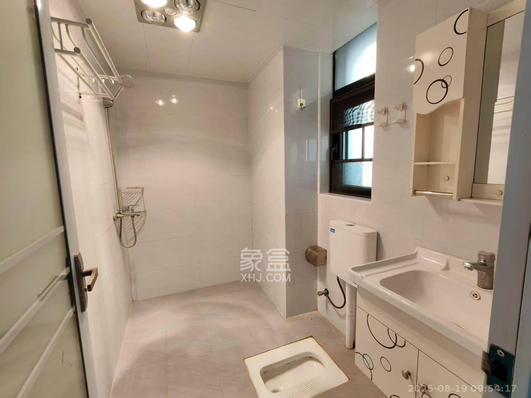 时代倾城三期  3室2厅2卫    1950.0元/月 时代倾城三期  3室2厅2卫    1950.0元/月室内图