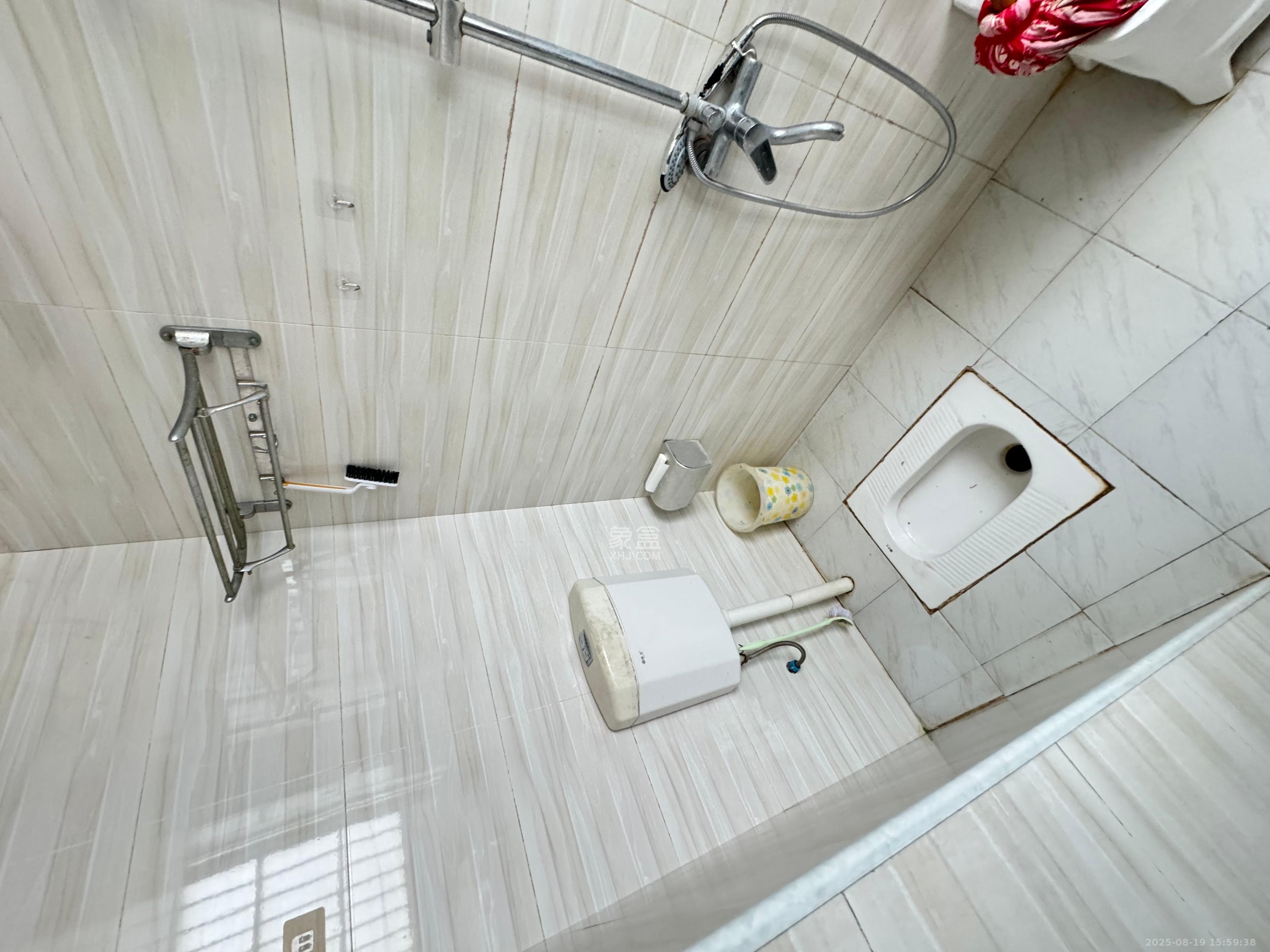 谷峰小区 2室2厅1卫 1500.0元/月 谷峰小区 2室2厅1卫 1500.0元/月室内图