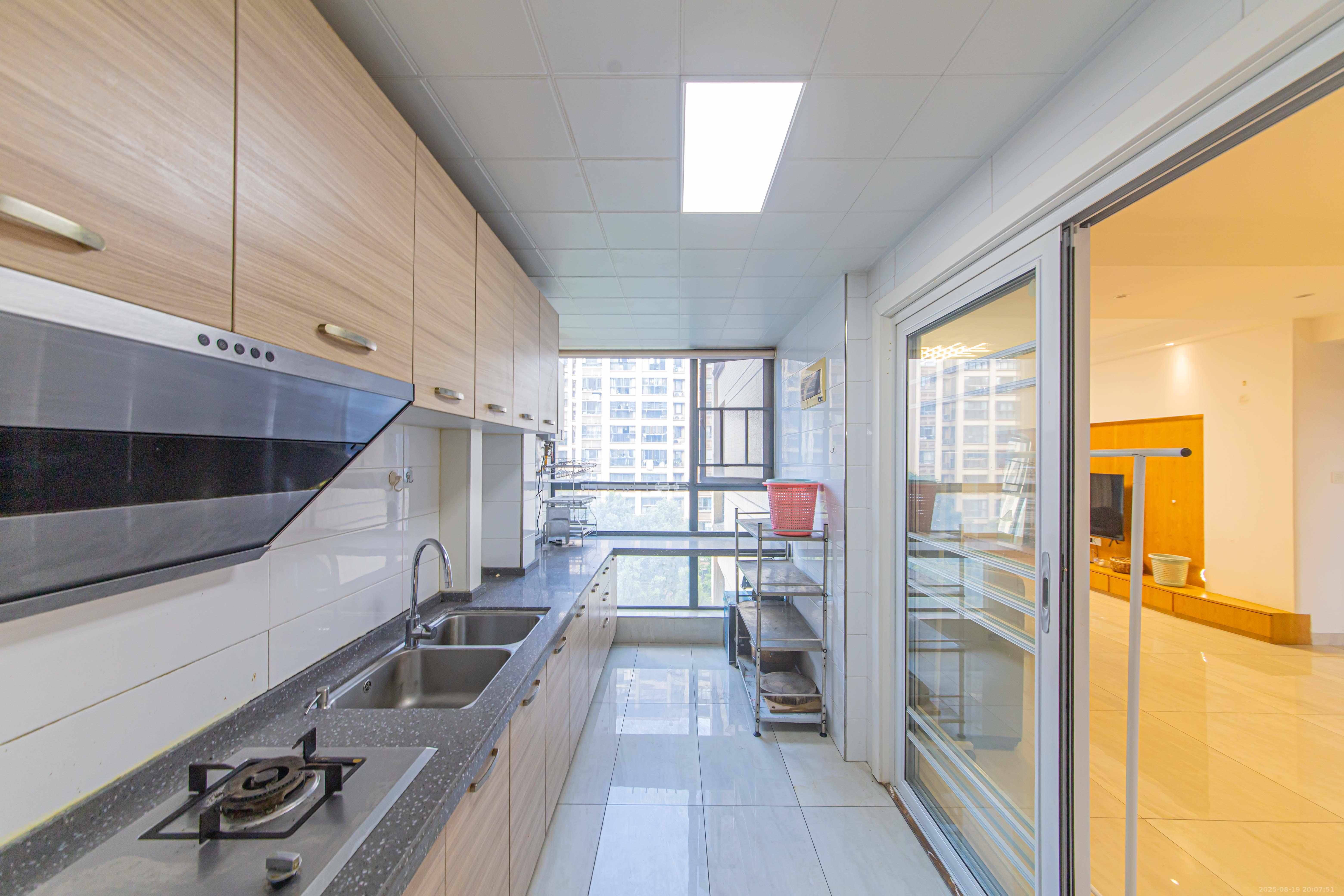 中建芙蓉嘉苑 3室2厅2卫 129.0万 中建芙蓉嘉苑 3室2厅2卫 129.0万厨房