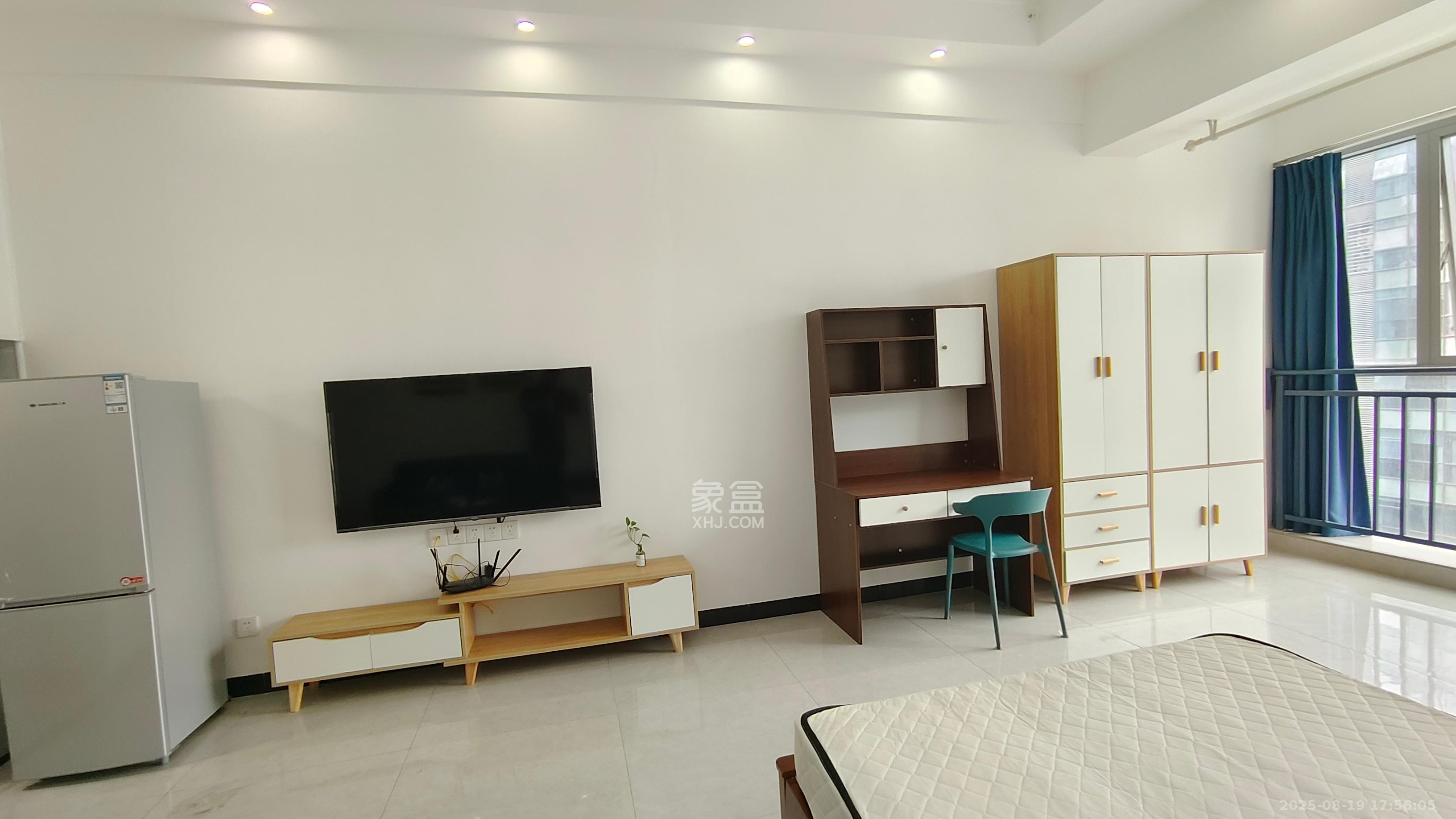 奥克斯滨仕花园(奥克斯洋湖广场/奥克斯中心)  1室1厅1卫    1800.0元/月 奥克斯滨仕花园(奥克斯洋湖广场/奥克斯中心)  1室1厅1卫    1800.0元/月室内图