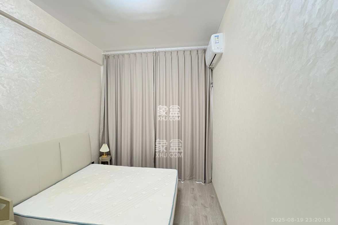 颐美园 4室2厅2卫 130.0万 颐美园 4室2厅2卫 130.0万卧室