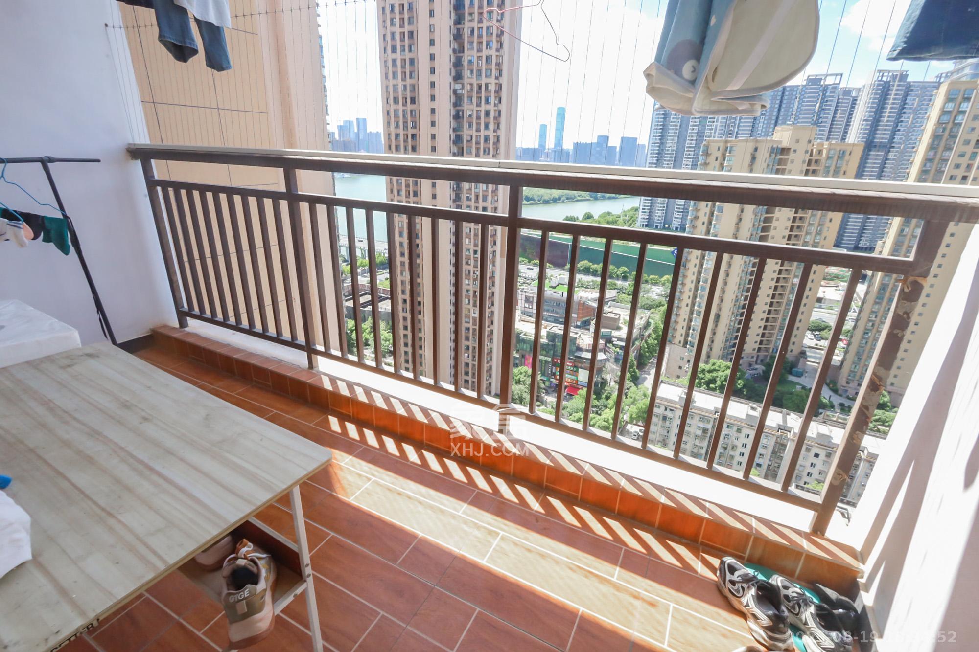 世茂外滩里（世茂铂翠湾三期）  4室2厅2卫    245.0万其他