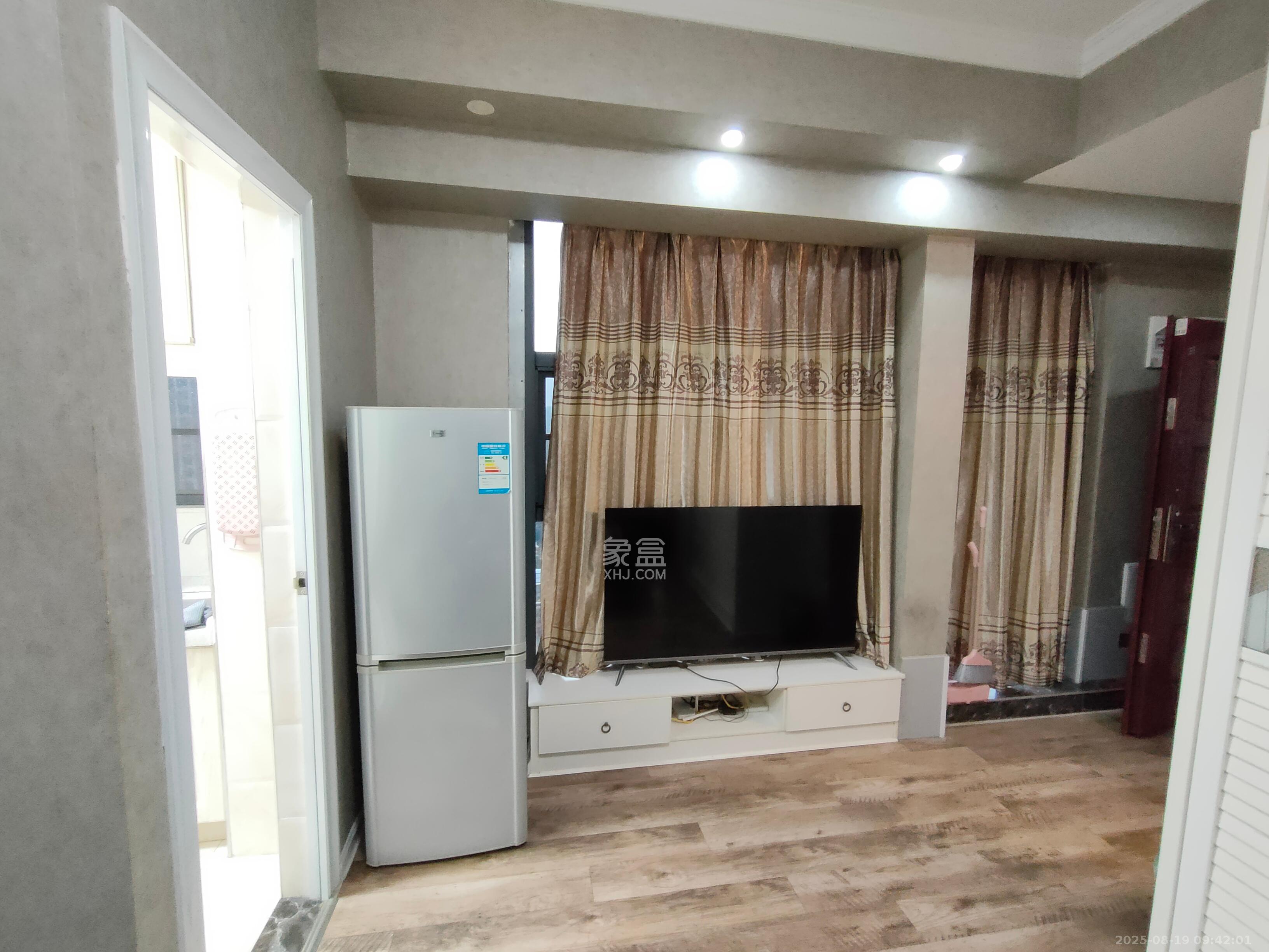 第六都（陆都小区）  1室0厅0卫    1800.0元/月室内图