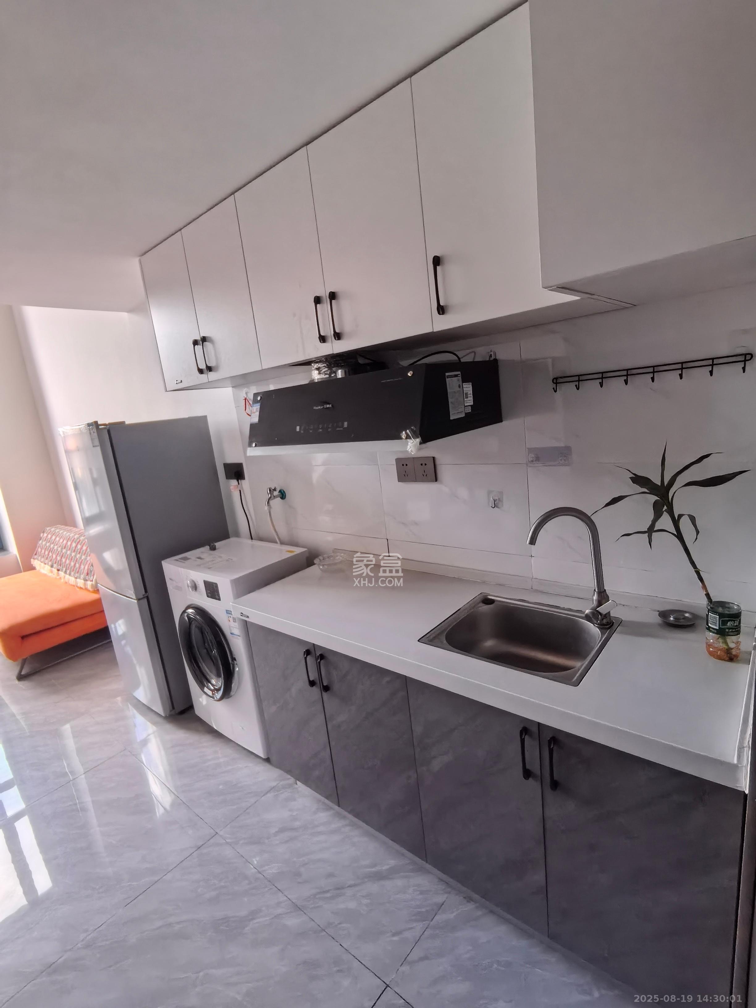 中国铁建京师璟台  1室1厅1卫    1500.0元/月 中国铁建京师璟台  1室1厅1卫    1500.0元/月室内图