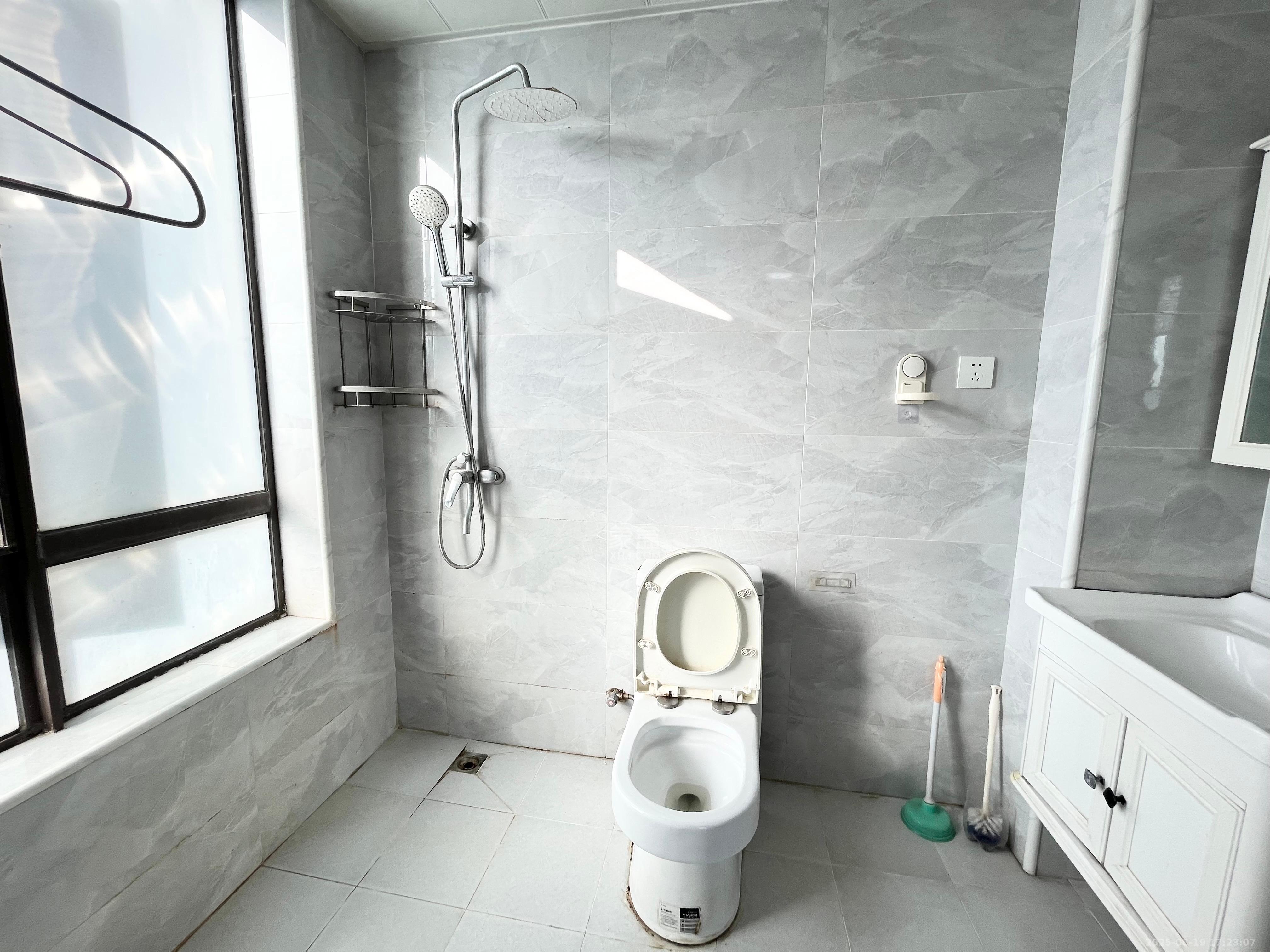 保利麓谷林语E区 4室2厅2卫 2600.0元/月 保利麓谷林语E区 4室2厅2卫 2600.0元/月室内图