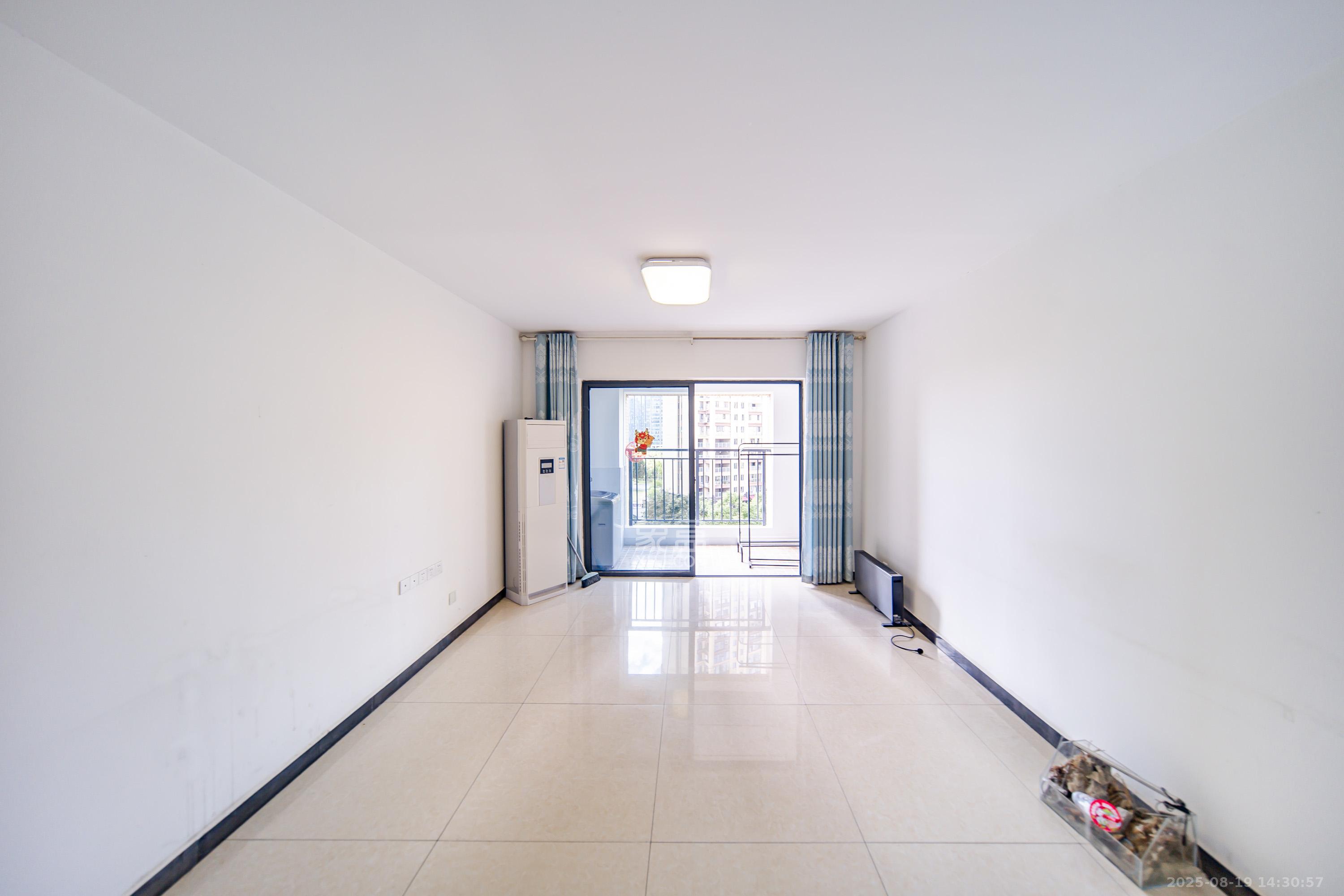 兰亭湾畔  3室2厅2卫    99.0万 兰亭湾畔  3室2厅2卫    99.0万客厅