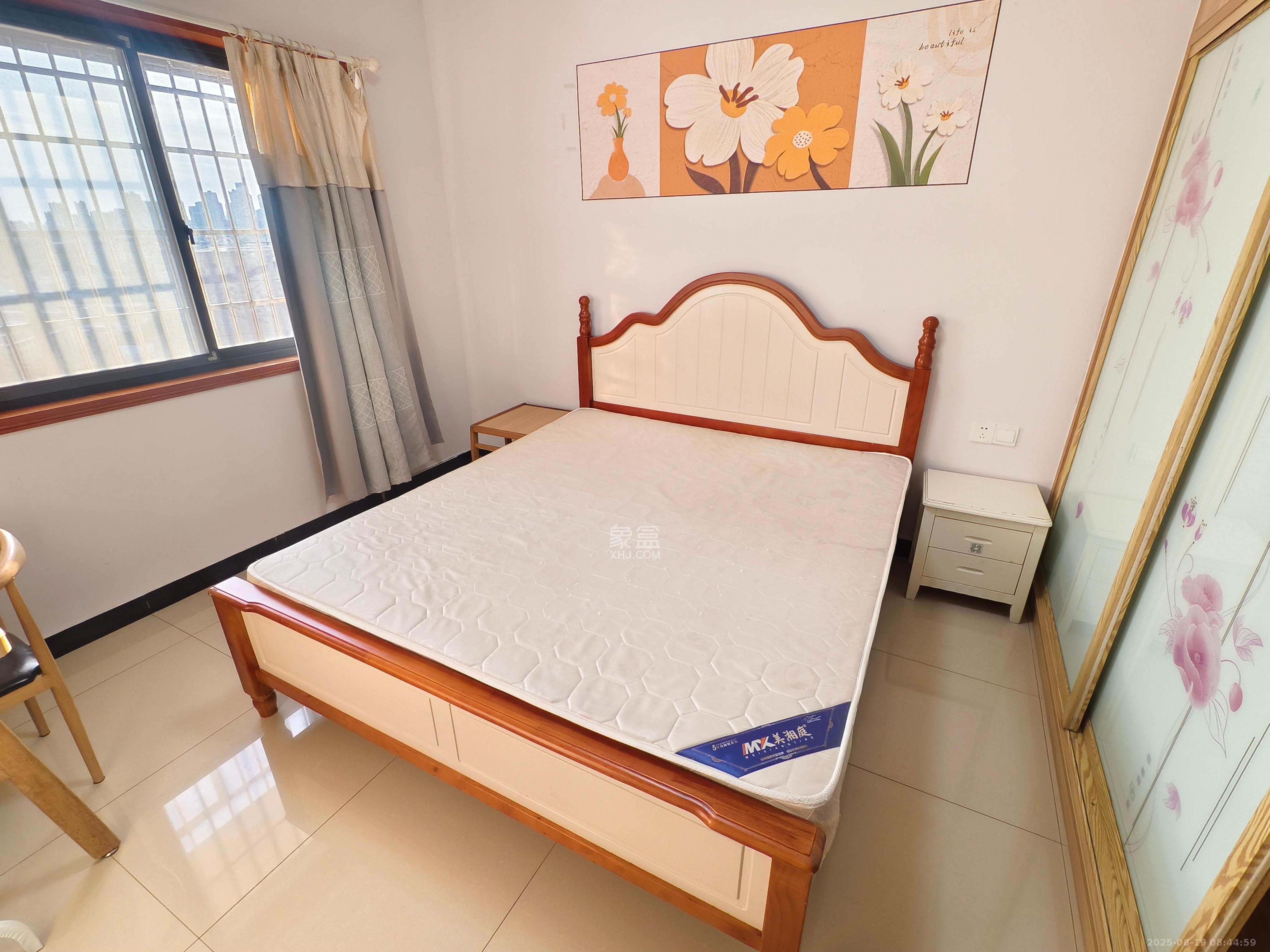 圭塘三小区 2室1厅1卫 2600.0元/月 圭塘三小区 2室1厅1卫 2600.0元/月室内图