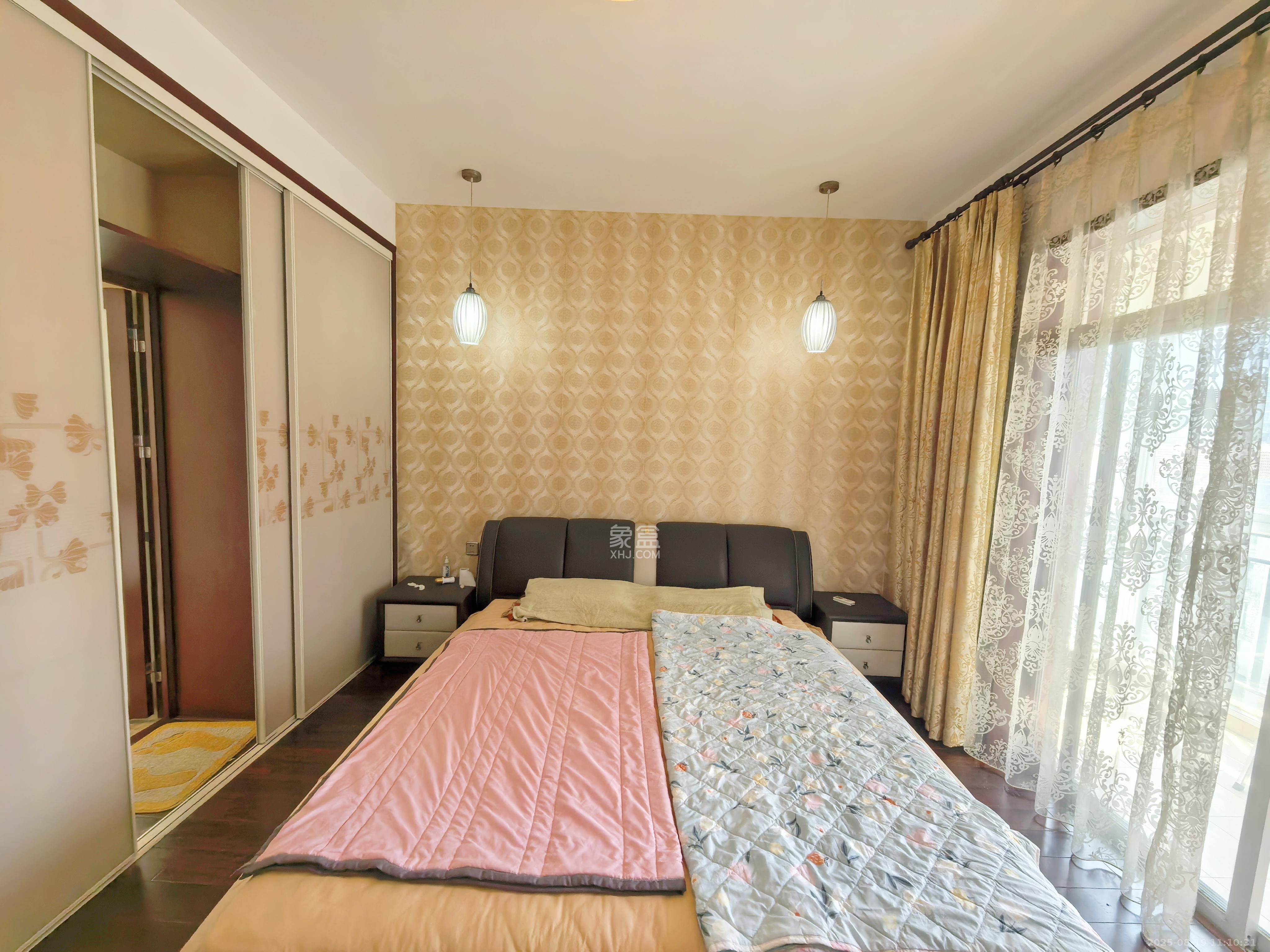 华雅花园  3室2厅2卫   3500.00元/月室内图