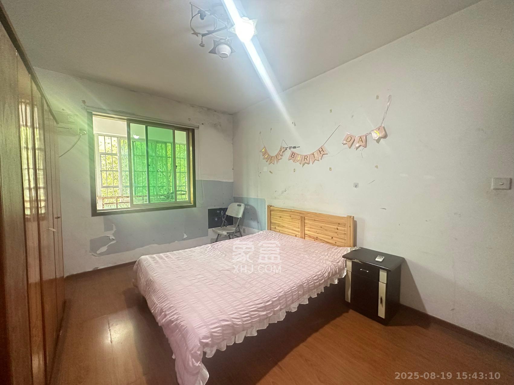 中南汽车世界  3室2厅2卫    1200.0元/月室内图