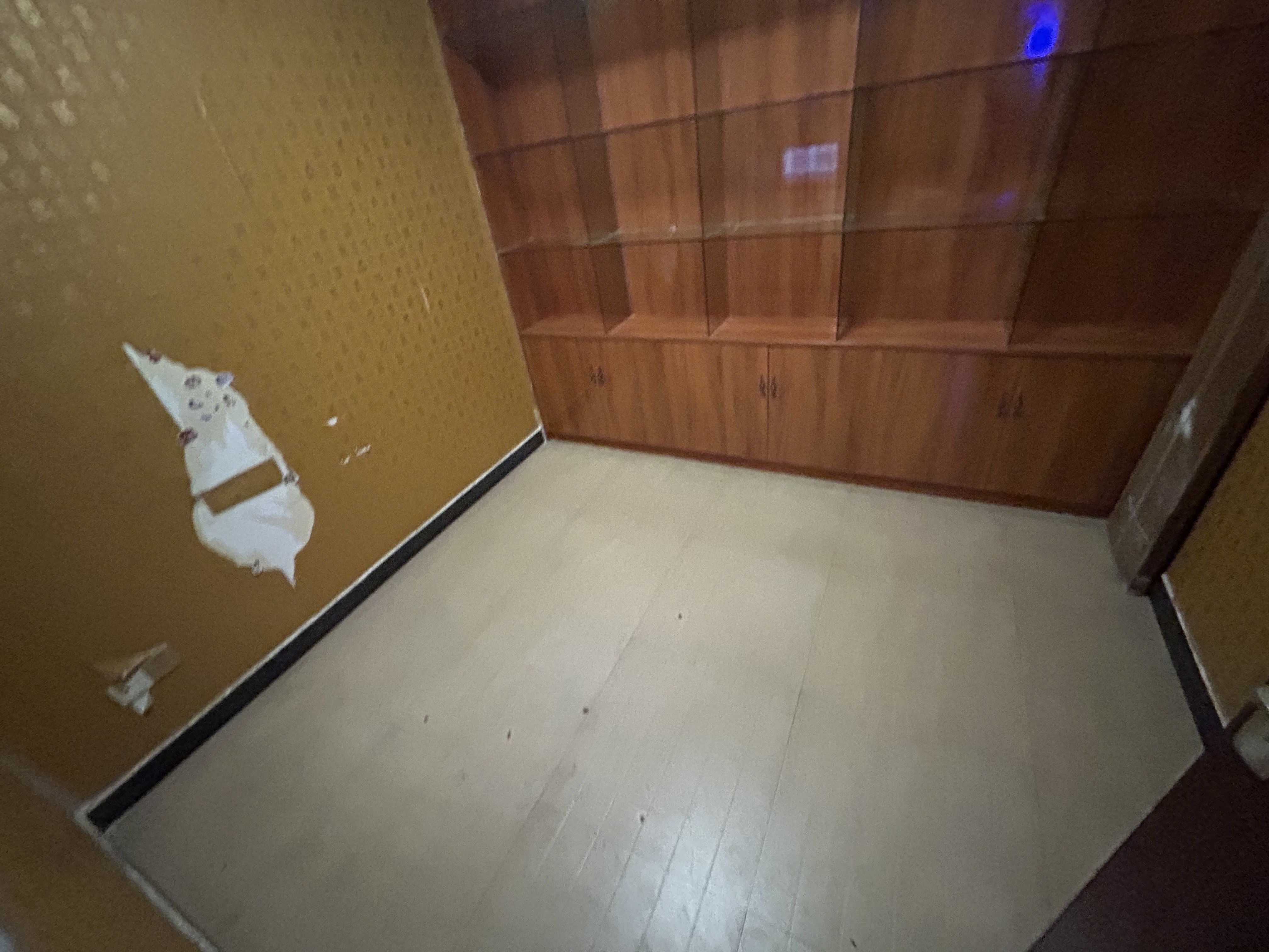 逸臣广场  2室2厅1卫   1500.00元/月室内图
