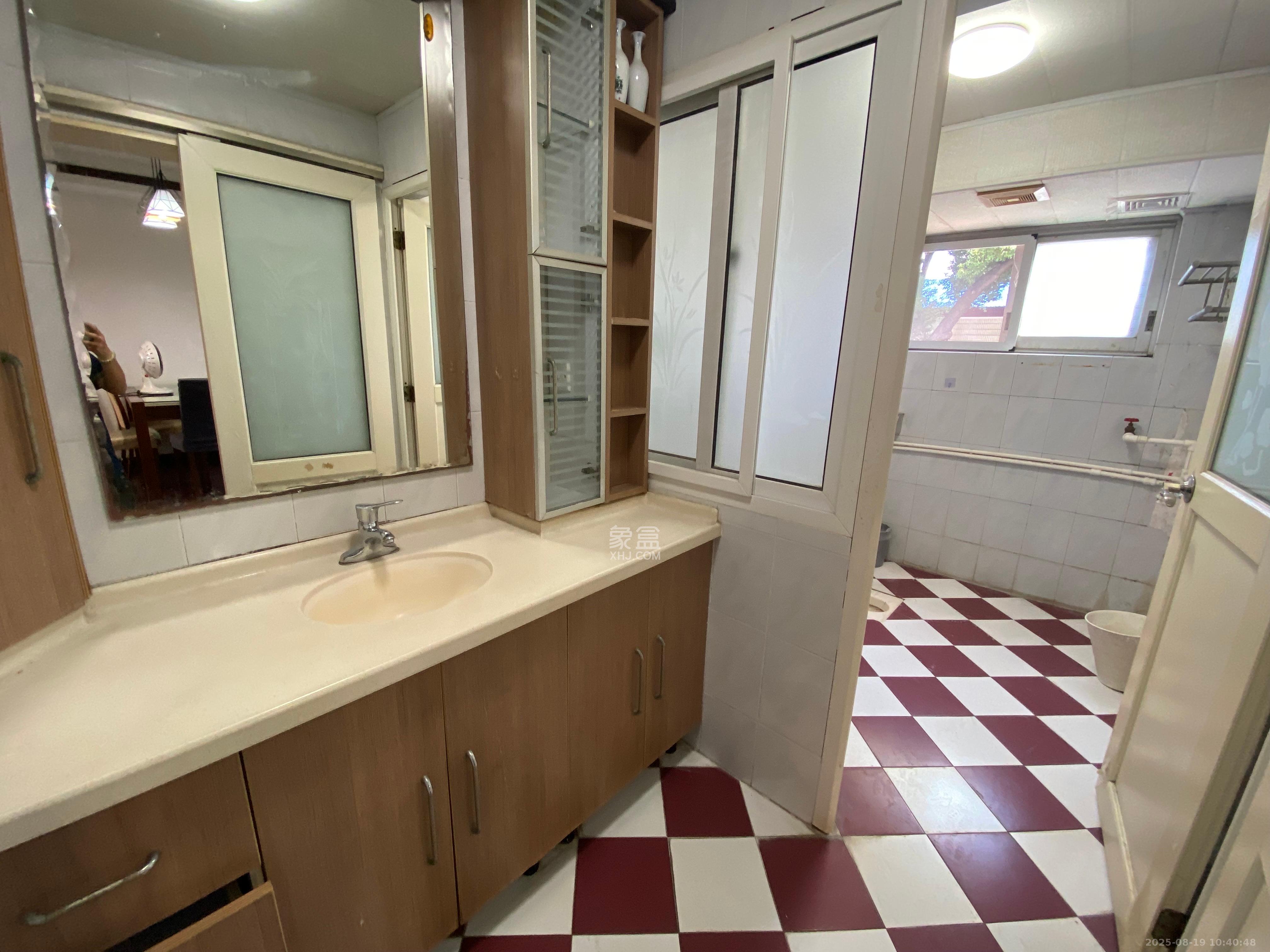 体育局宿舍  3室2厅1卫    3000.0元/月 体育局宿舍  3室2厅1卫    3000.0元/月室内图