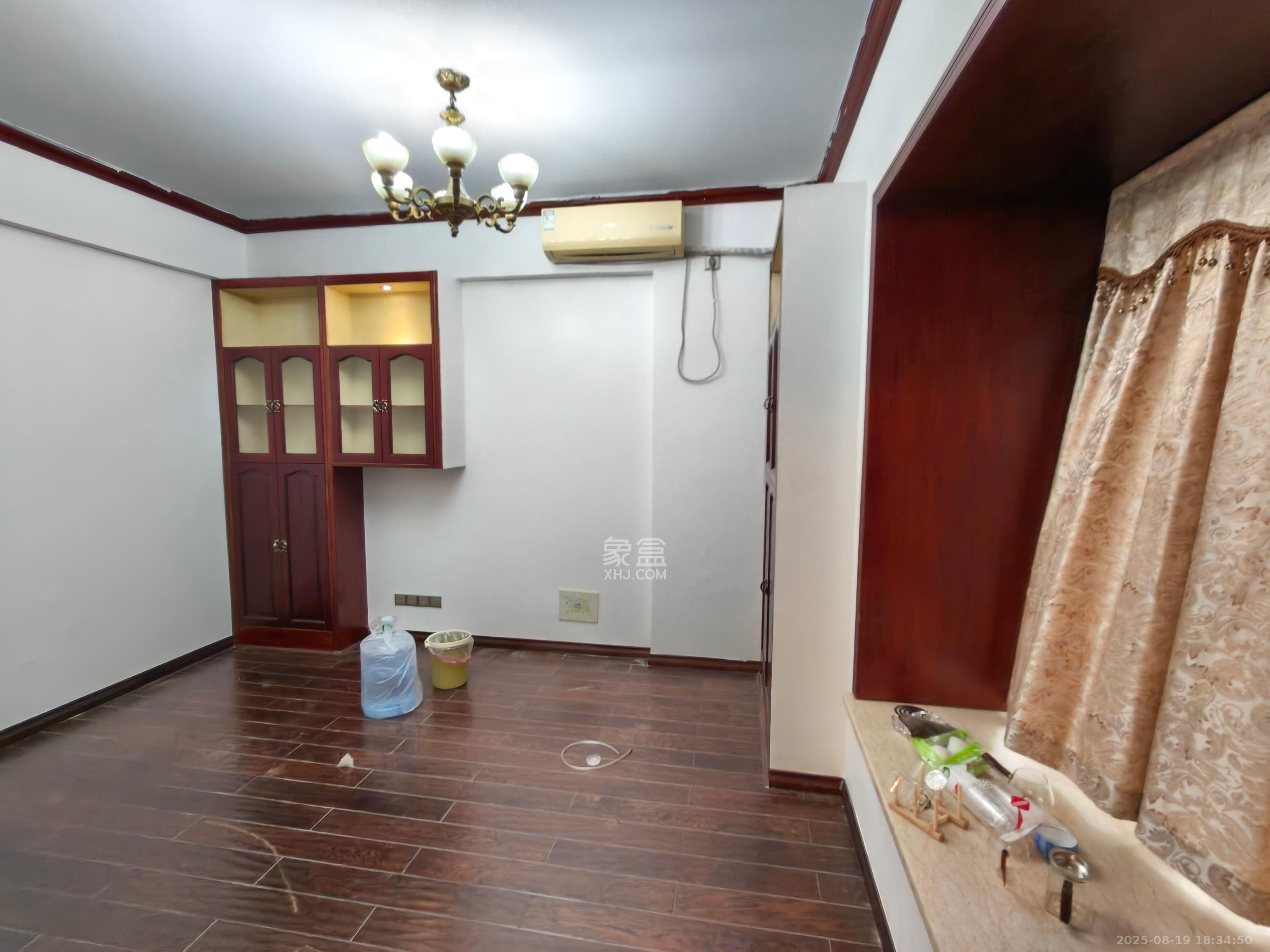 奥林匹克花园  4室2厅2卫    9000.0元/月室内图