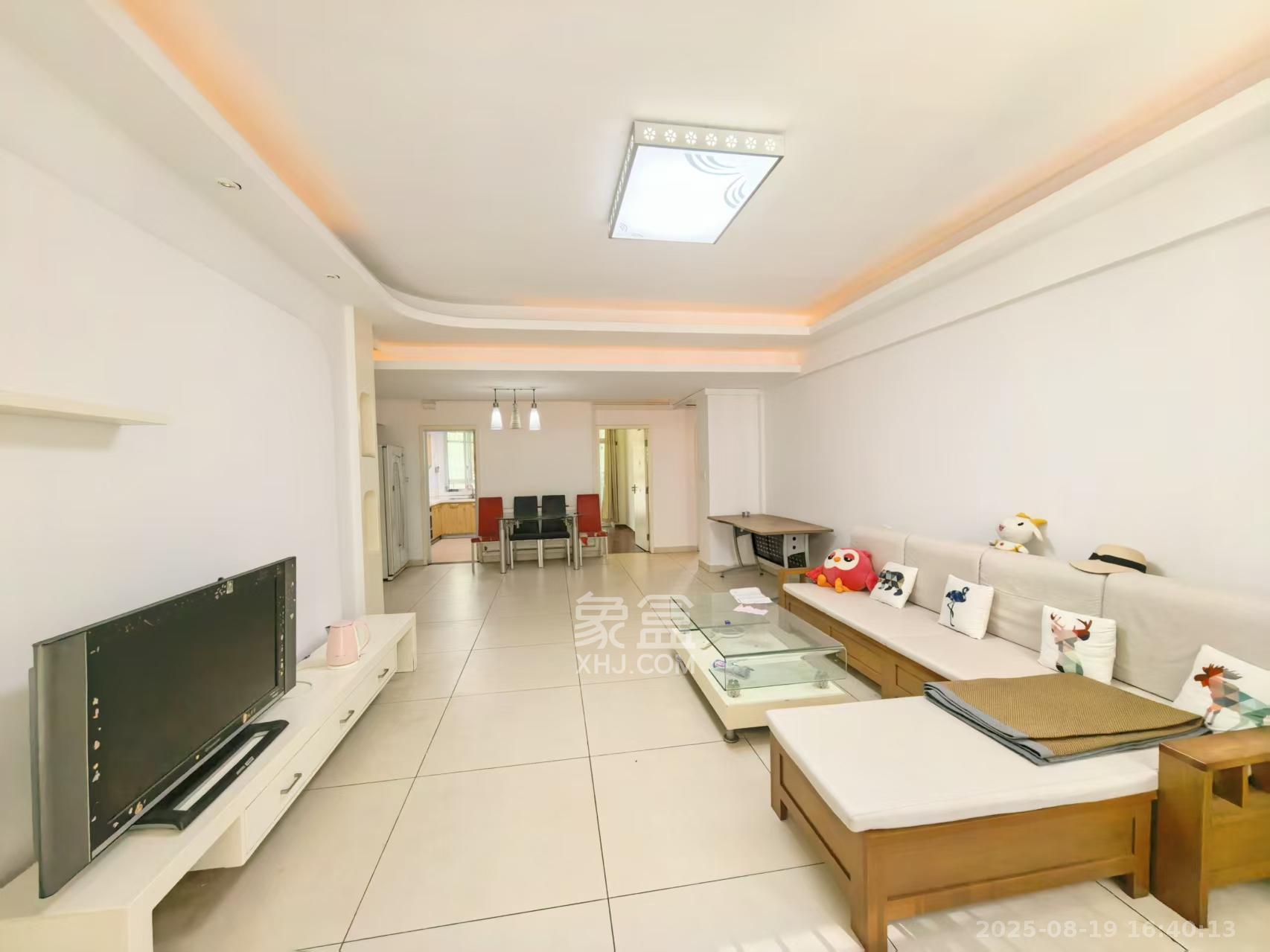 城市山水豪园(山水城市风景) 3室2厅1卫 2500.0元/月 城市山水豪园(山水城市风景) 3室2厅1卫 2500.0元/月室内图