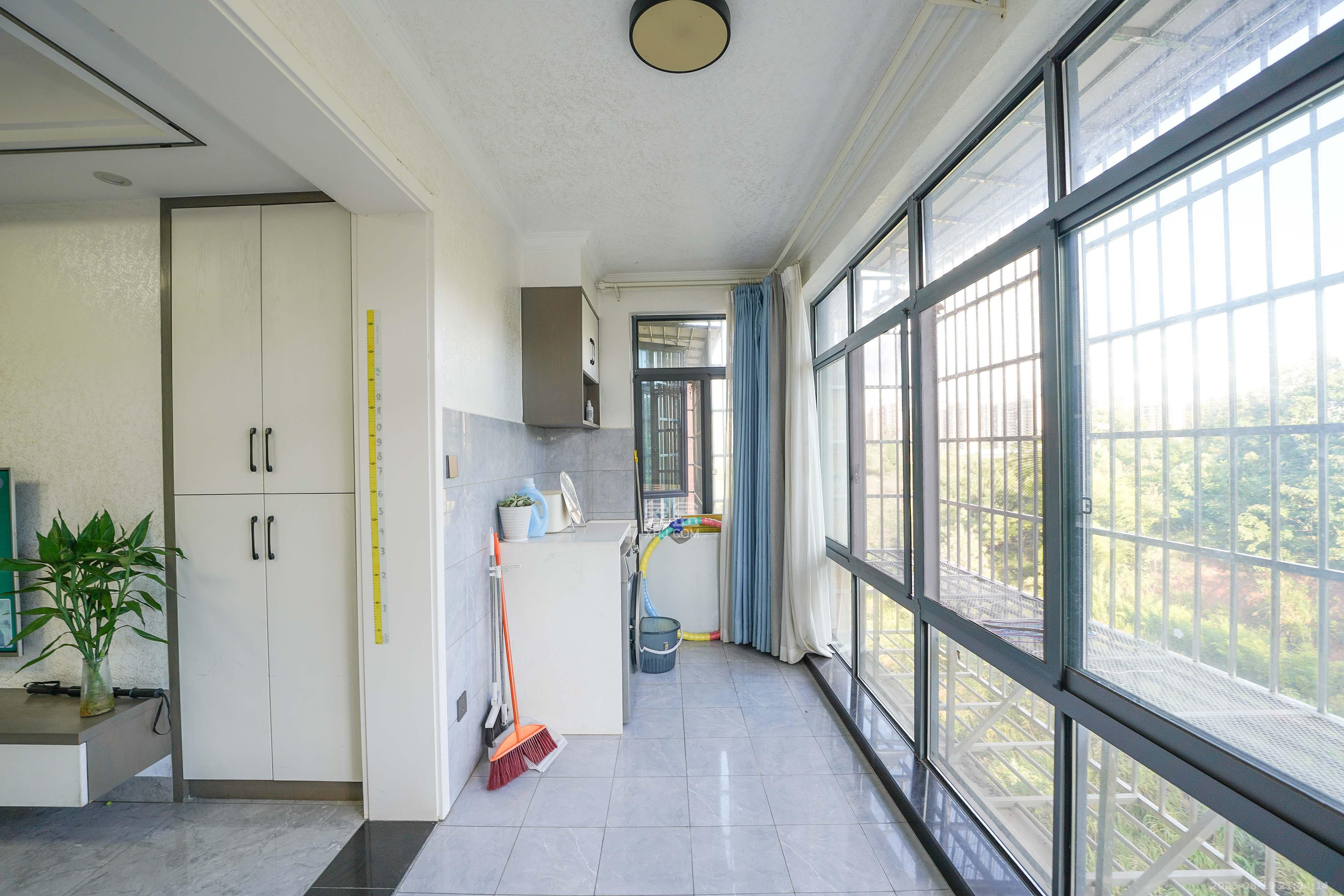 金谷豪庭  2室2厅1卫    52.8万阳台